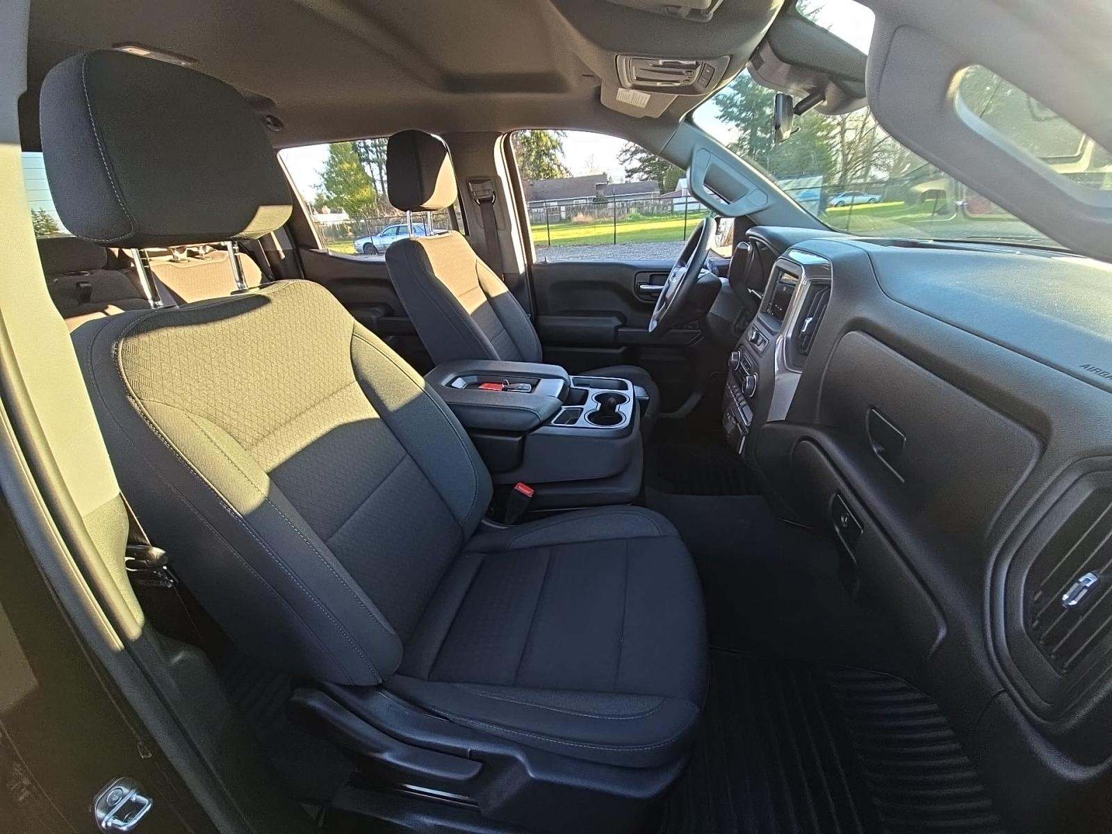 2023 Chevrolet Silverado 1500 Custom AWD