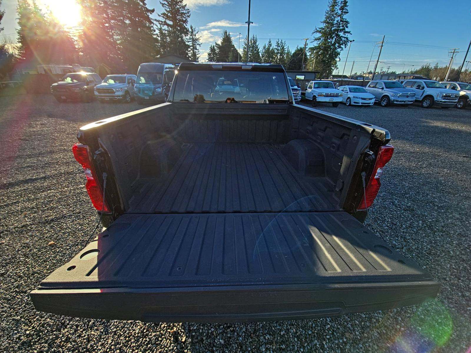 2023 Chevrolet Silverado 1500 Custom AWD