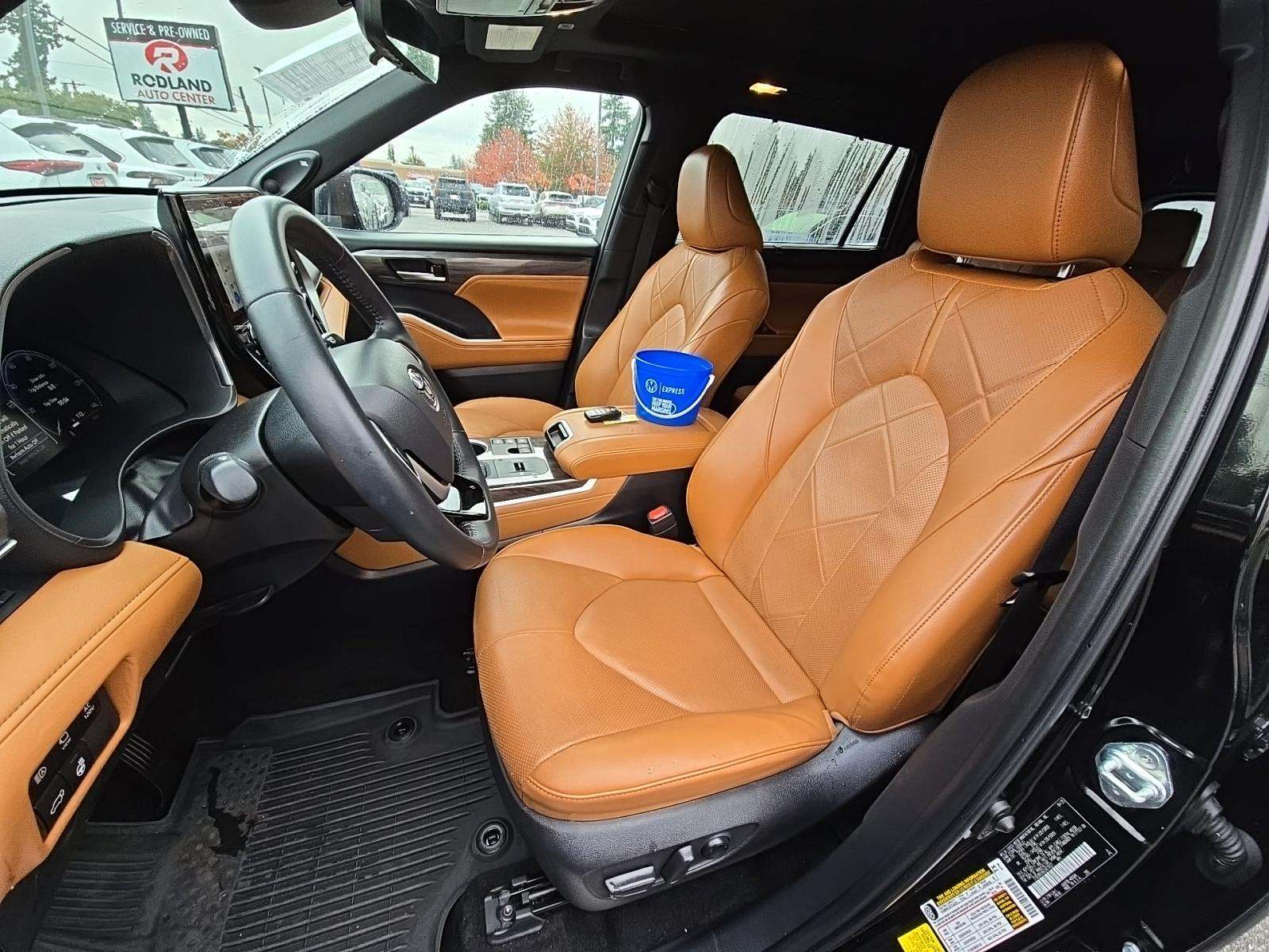 2025 Toyota Highlander Hybrid Platinum AWD