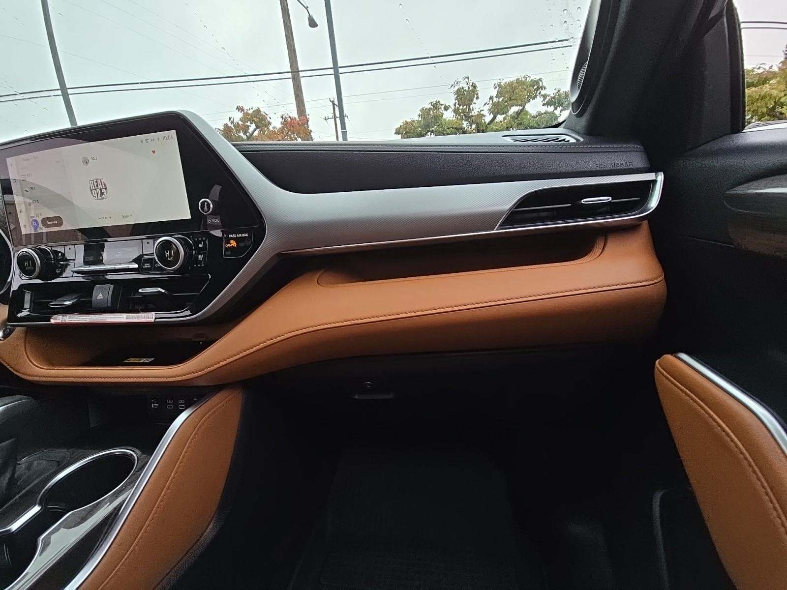 2025 Toyota Highlander Hybrid Platinum AWD