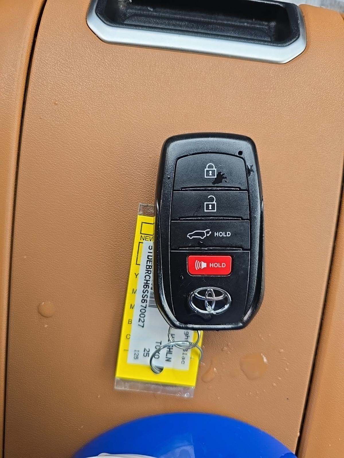 2025 Toyota Highlander Hybrid Platinum AWD