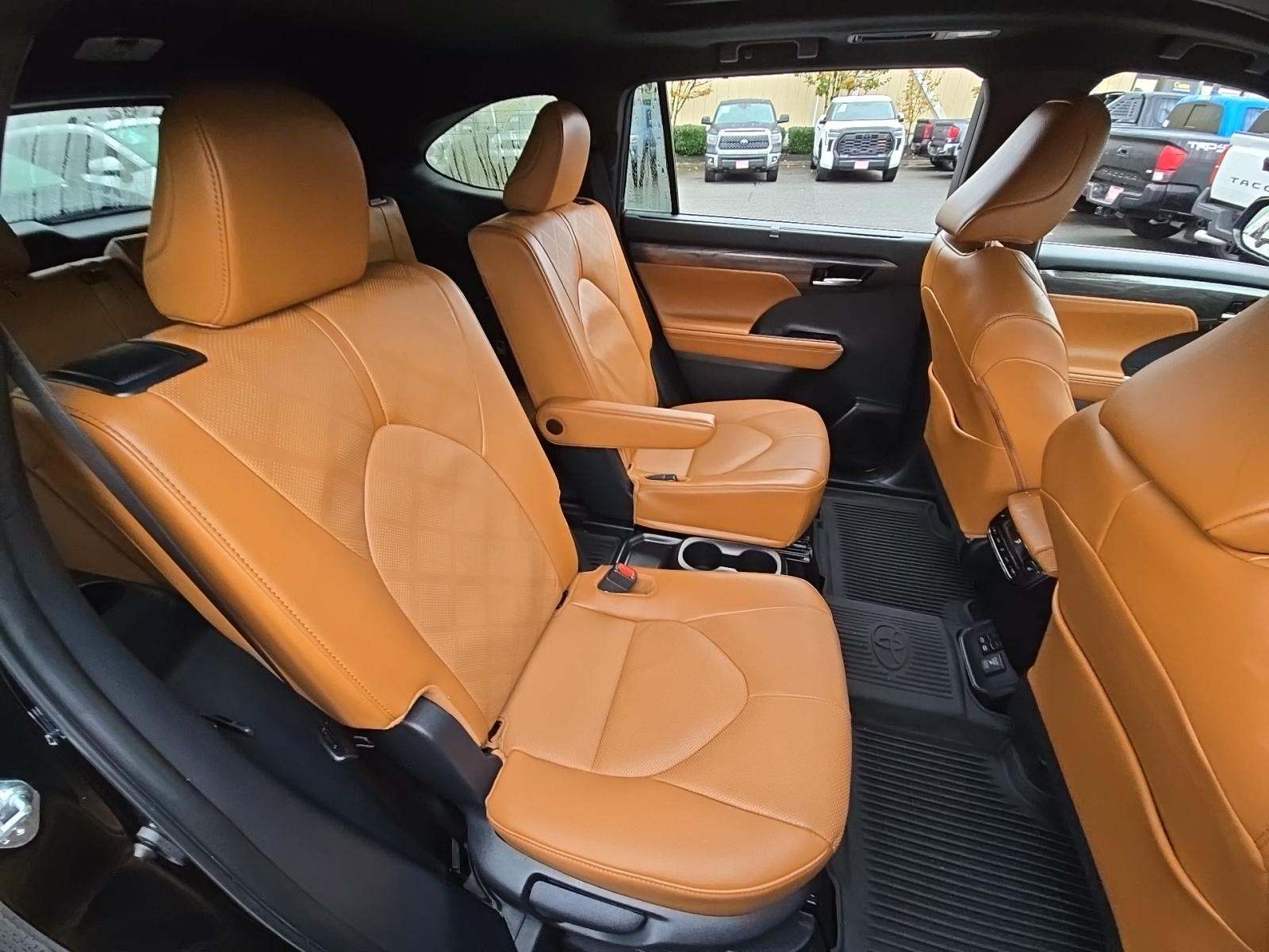 2025 Toyota Highlander Hybrid Platinum AWD