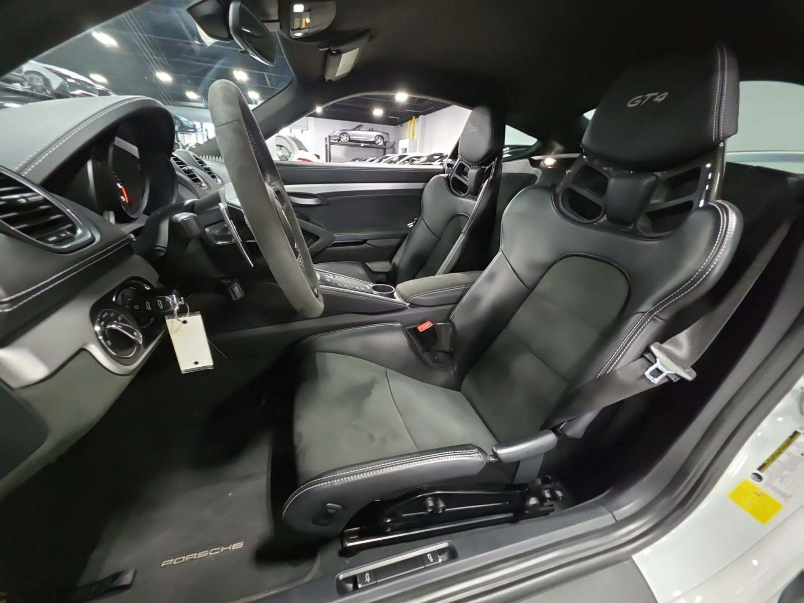 2022 Porsche 718 Cayman GT4 RWD