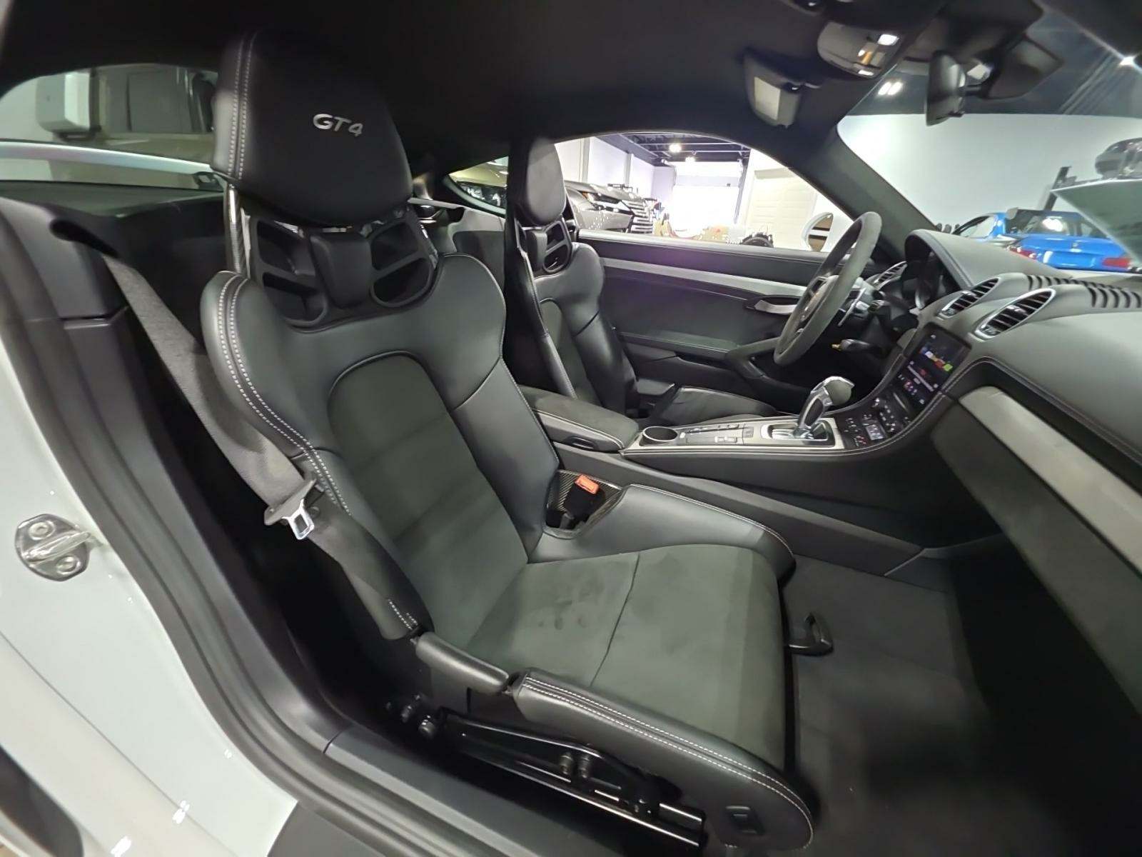 2022 Porsche 718 Cayman GT4 RWD