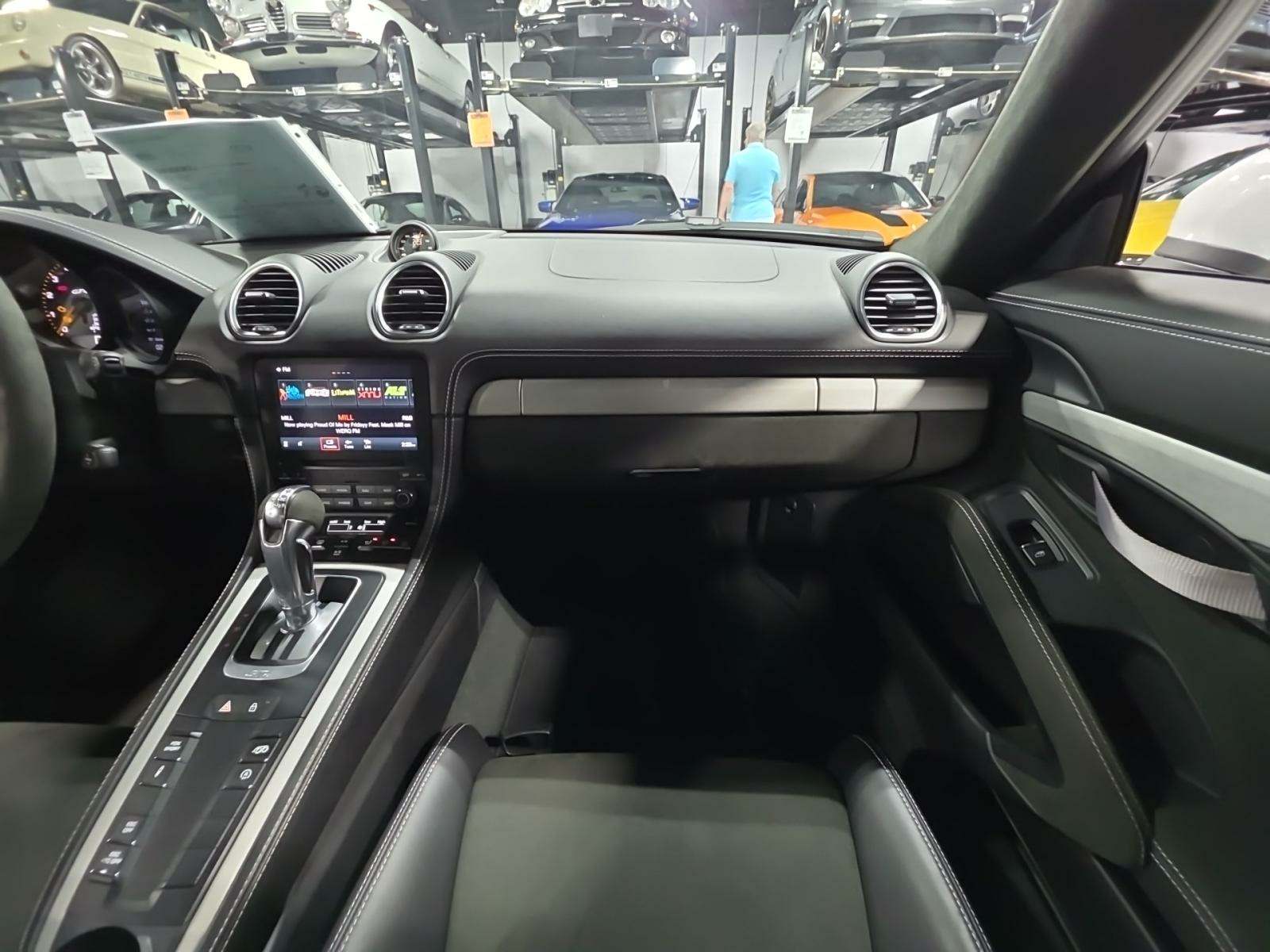 2022 Porsche 718 Cayman GT4 RWD