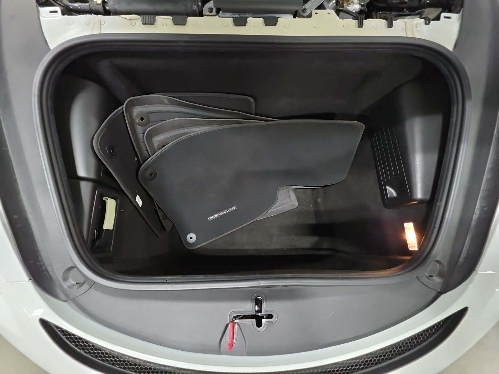 2022 Porsche 718 Cayman GT4 RWD