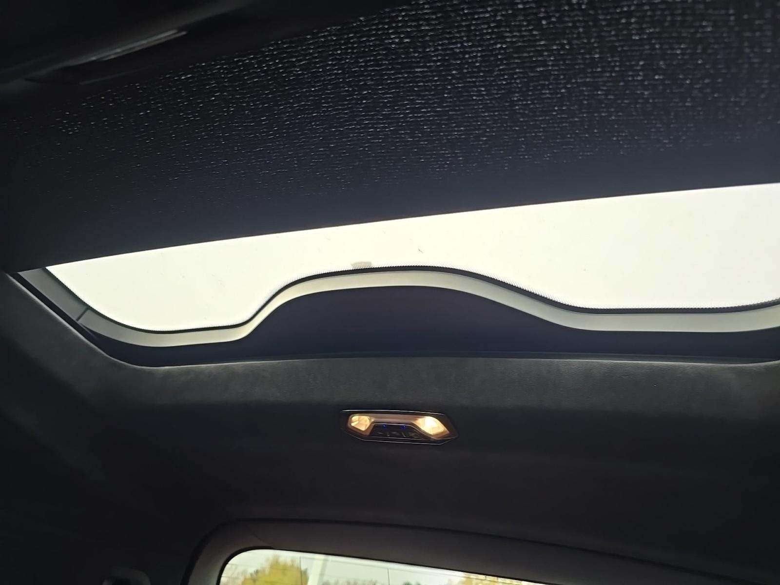 2023 BMW X7 M60i AWD