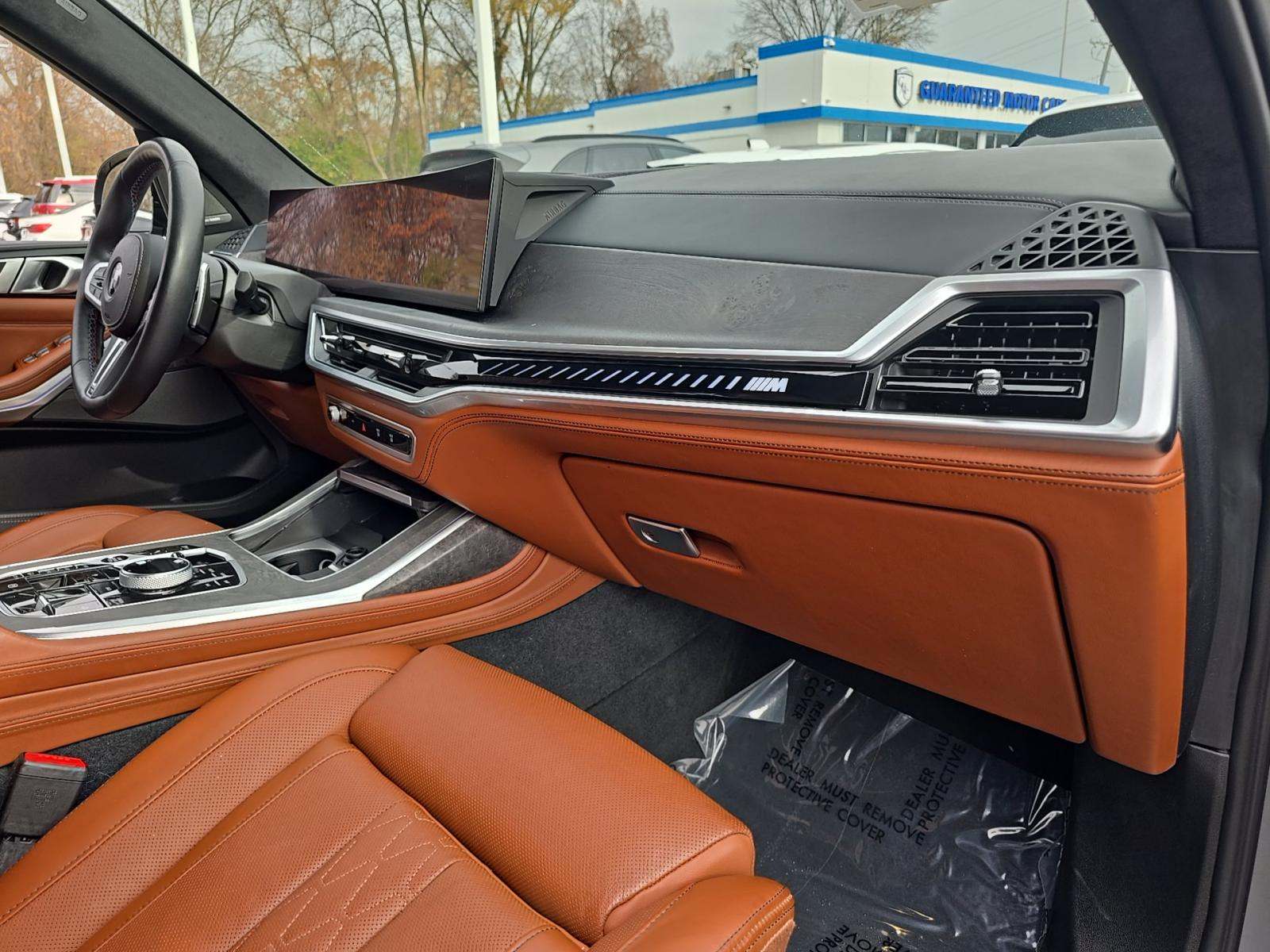 2023 BMW X7 M60i AWD