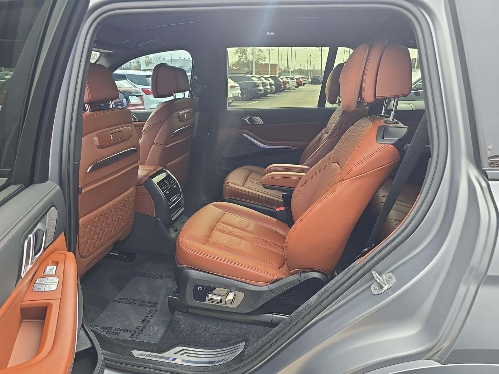 2023 BMW X7 M60i AWD