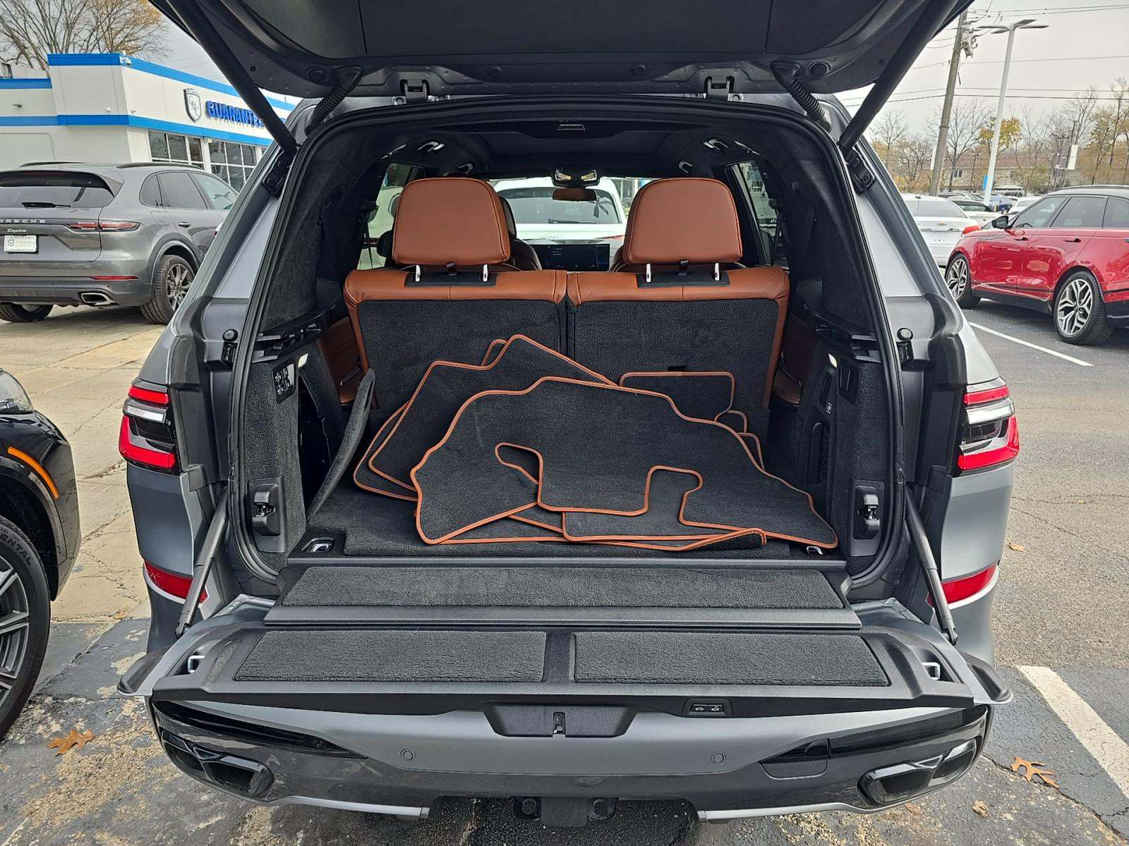 2023 BMW X7 M60i AWD