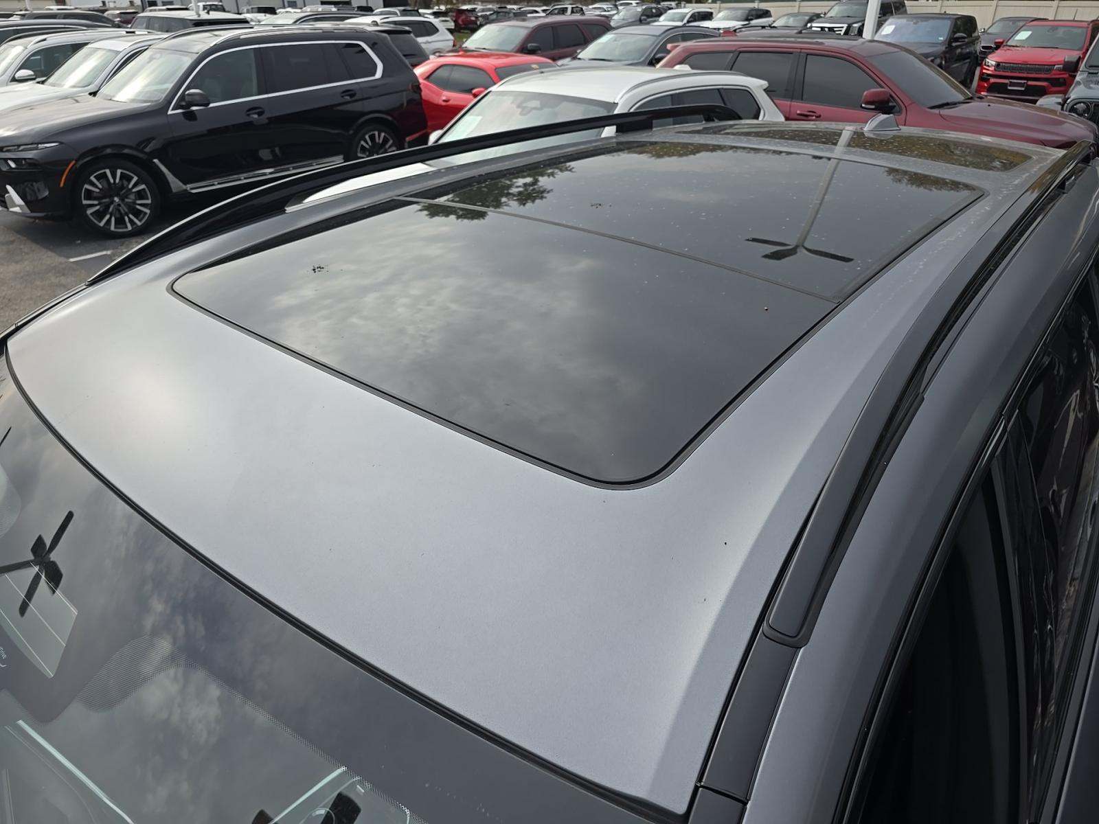 2023 BMW X7 M60i AWD