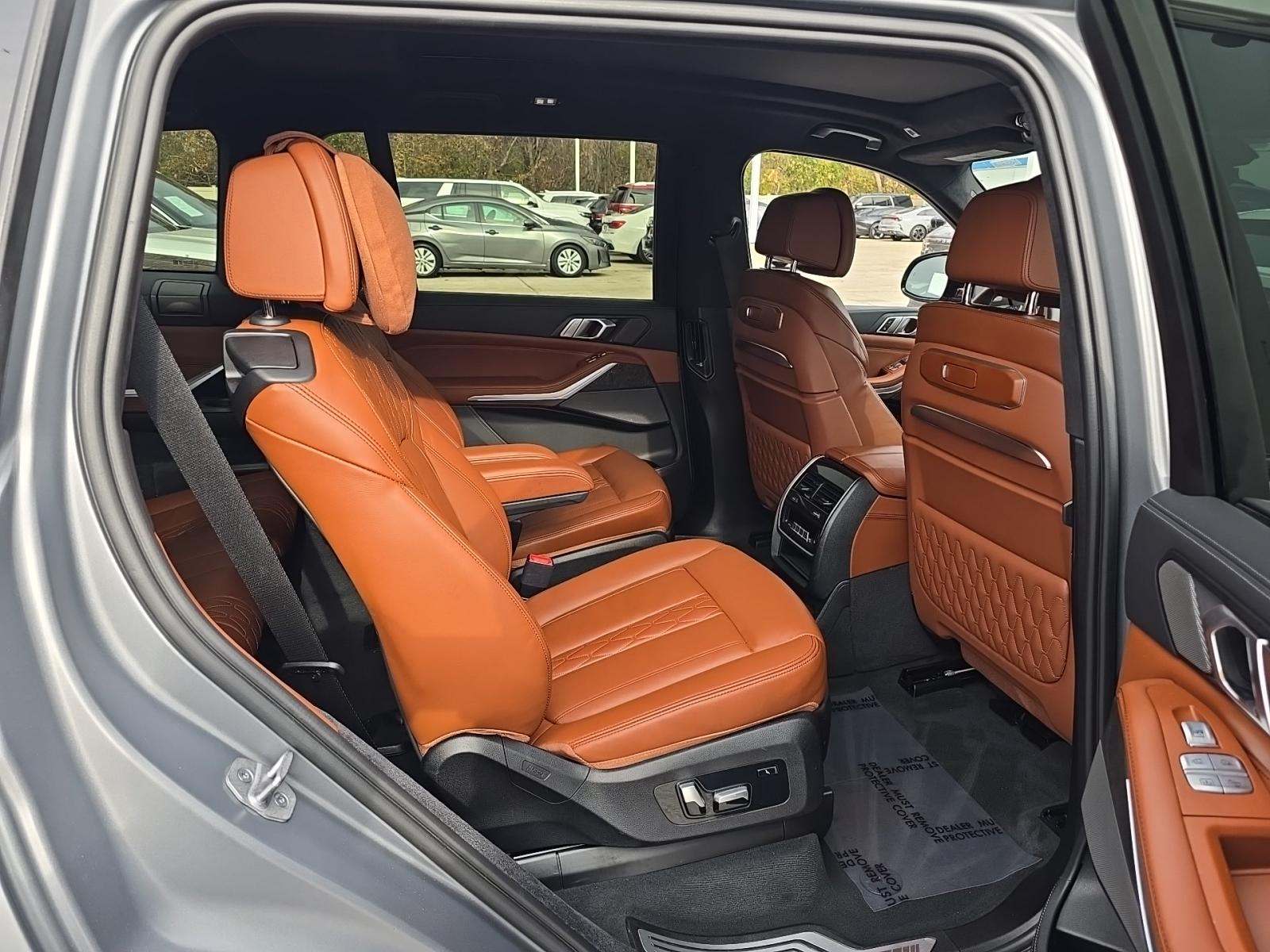 2023 BMW X7 M60i AWD