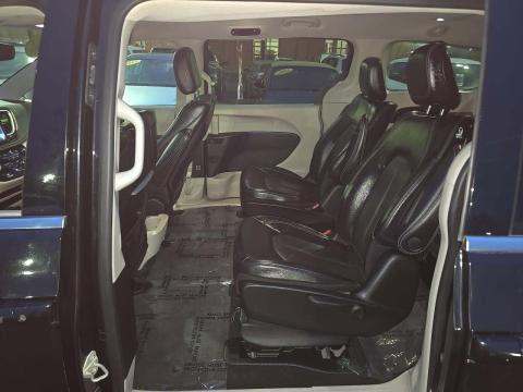 2022 Chrysler Pacifica Hybrid Touring L FWD