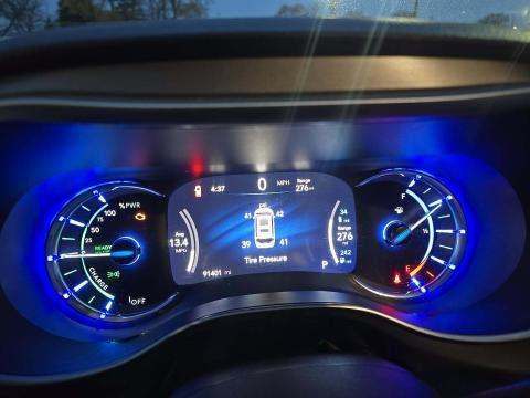 2022 Chrysler Pacifica Hybrid Touring L FWD