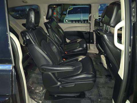 2022 Chrysler Pacifica Hybrid Touring L FWD