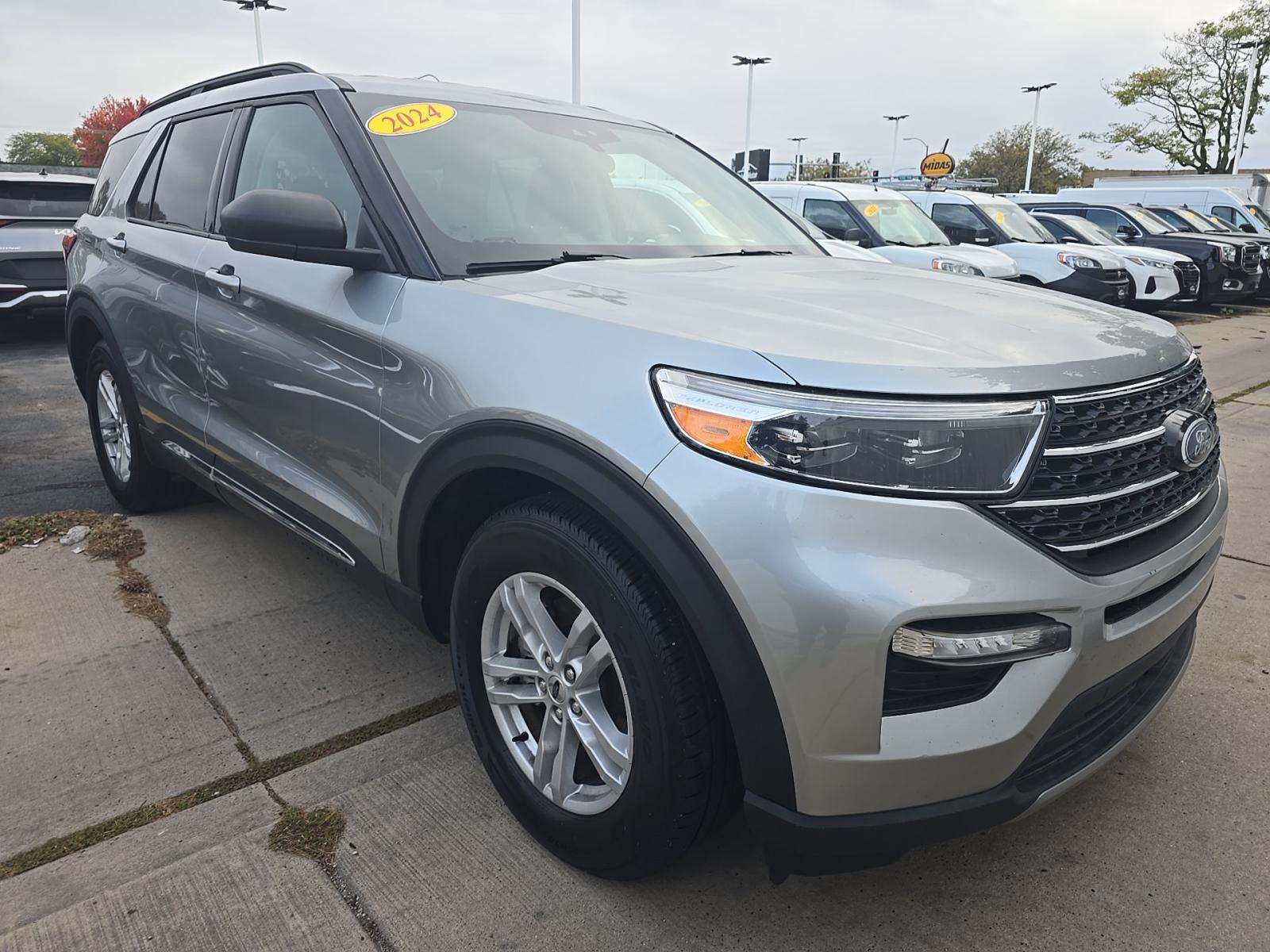 2024 Ford Explorer XLT RWD