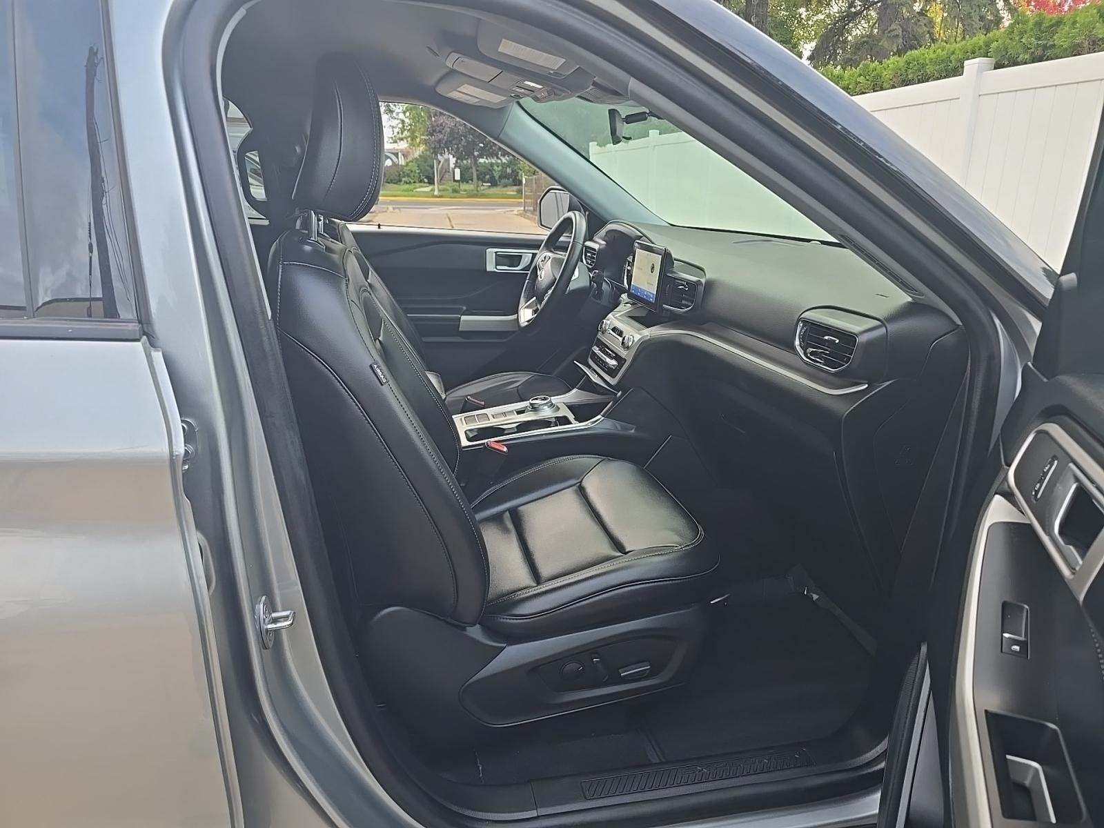 2024 Ford Explorer XLT RWD