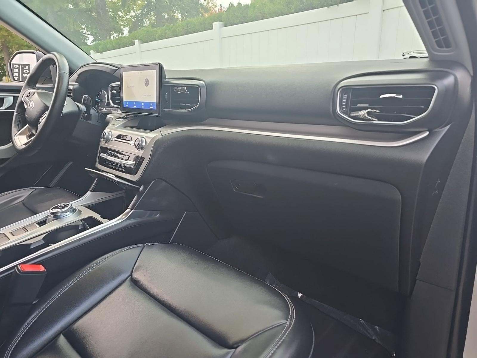 2024 Ford Explorer XLT RWD