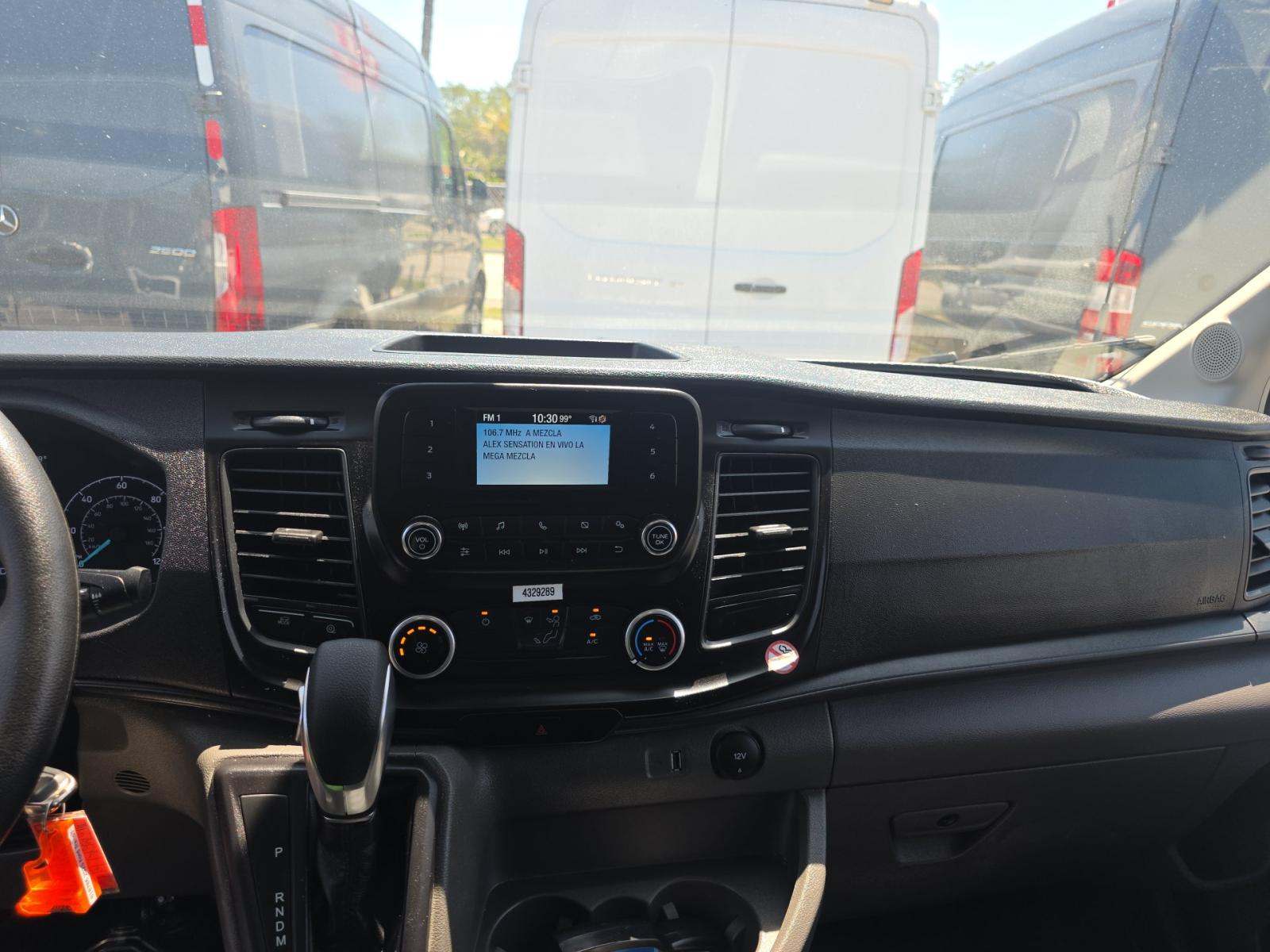 FORD TRANSIT 250 - 10