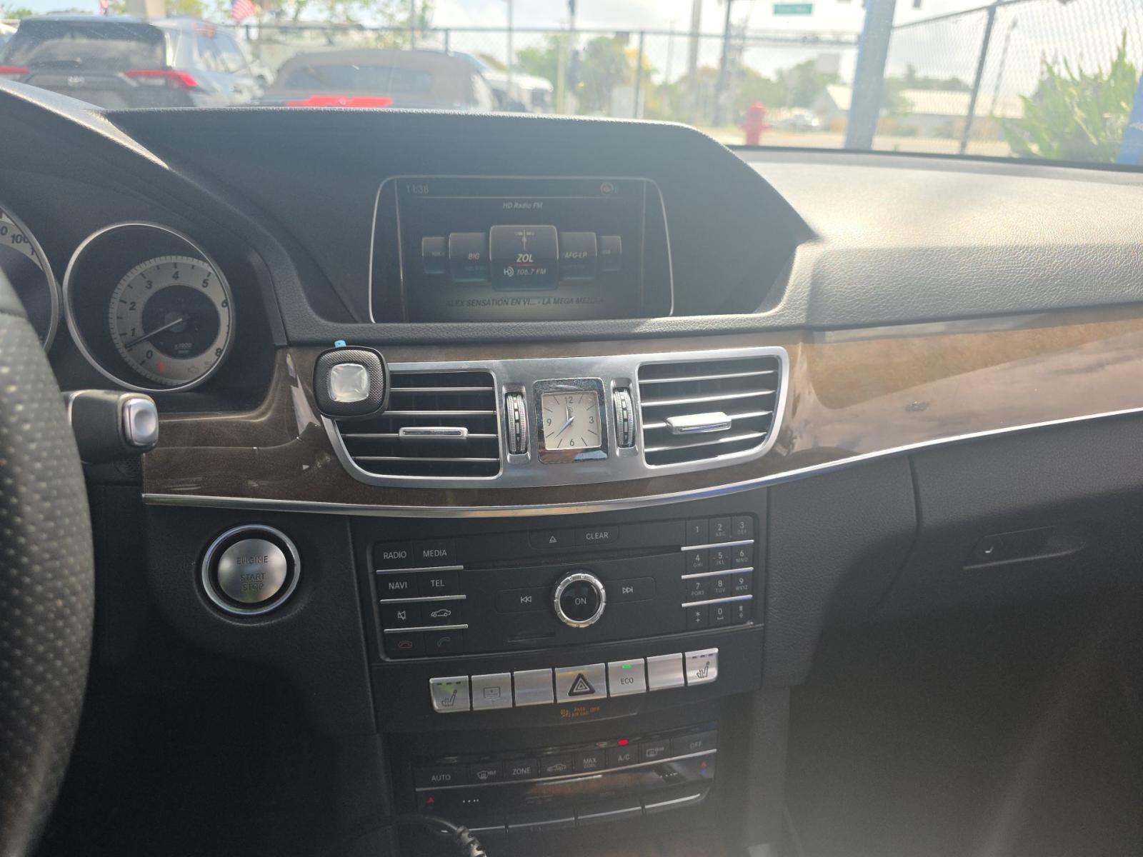 MERCEDES-BENZ E-CLASS - 10