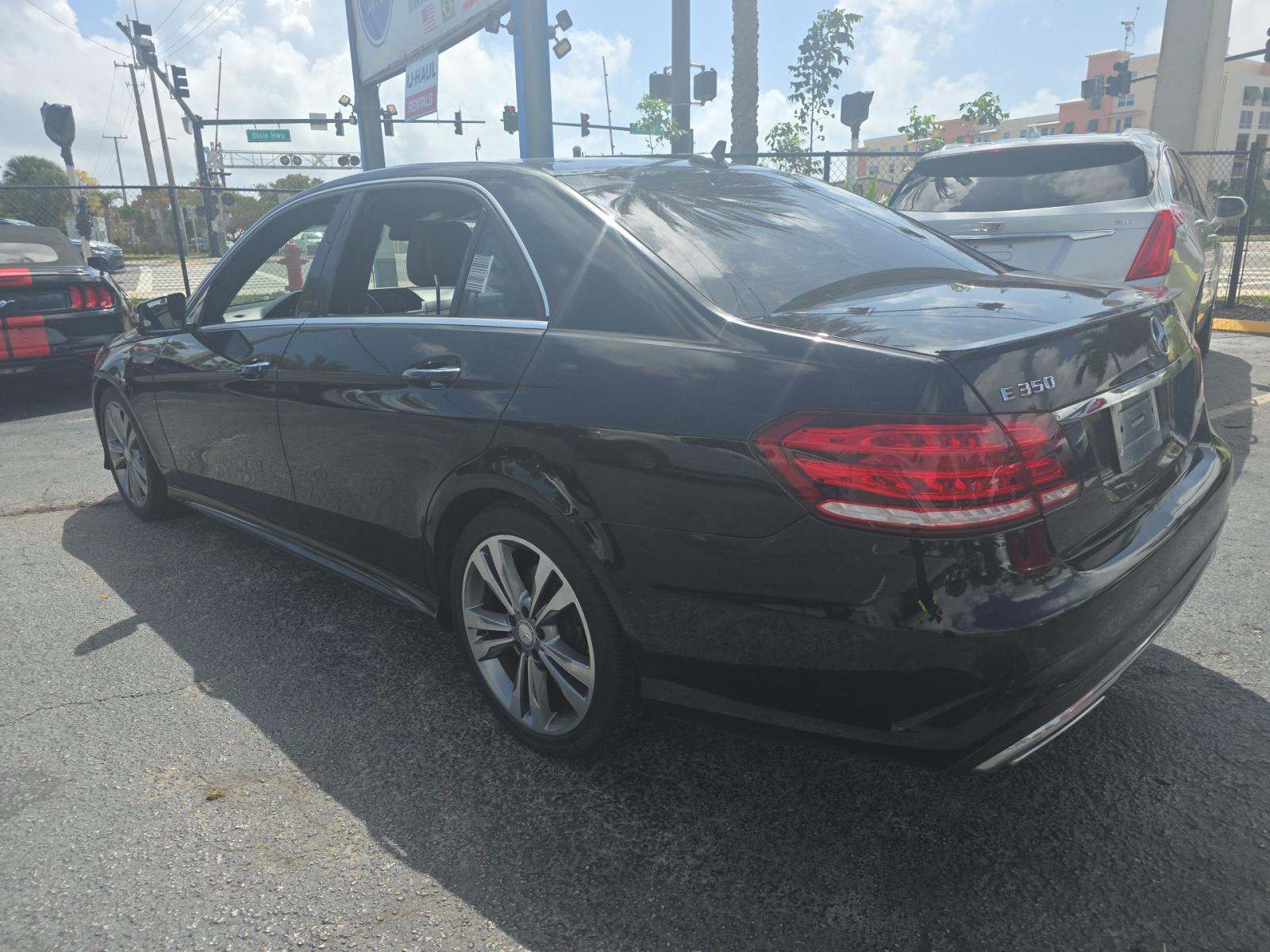 MERCEDES-BENZ E-CLASS - 2