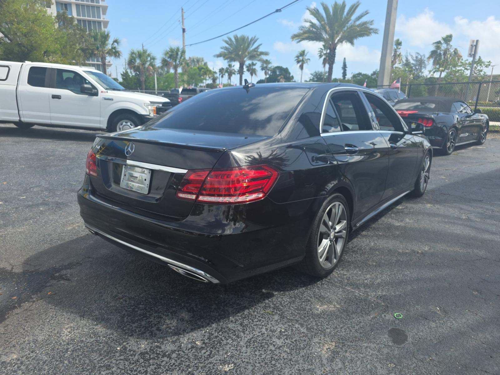 MERCEDES-BENZ E-CLASS - 3