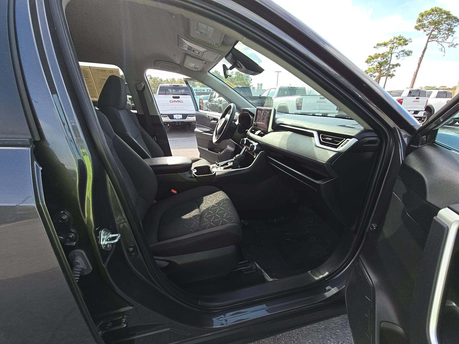 2024 Toyota RAV4 XLE FWD