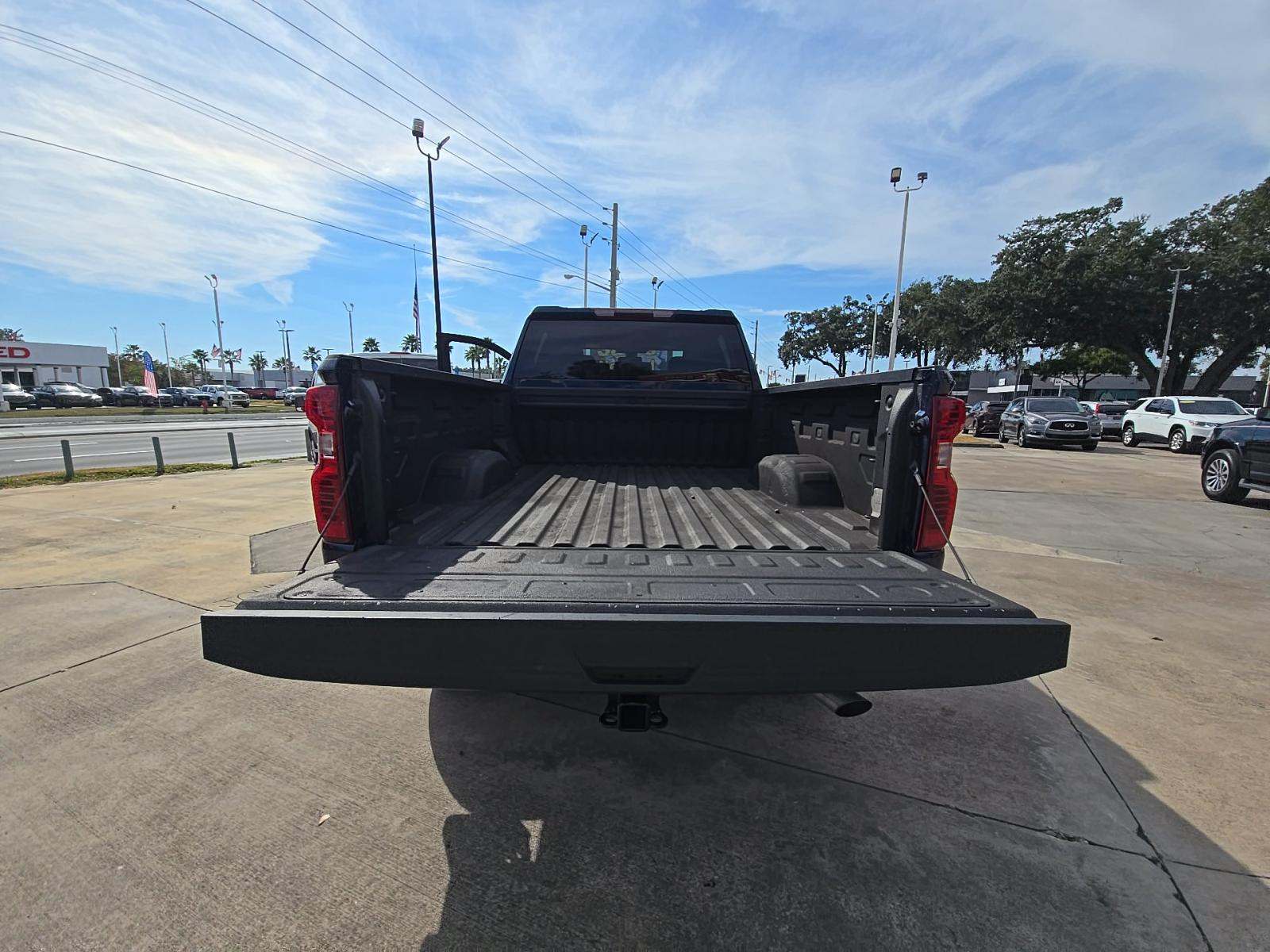 2023 Chevrolet Silverado 2500HD Custom AWD