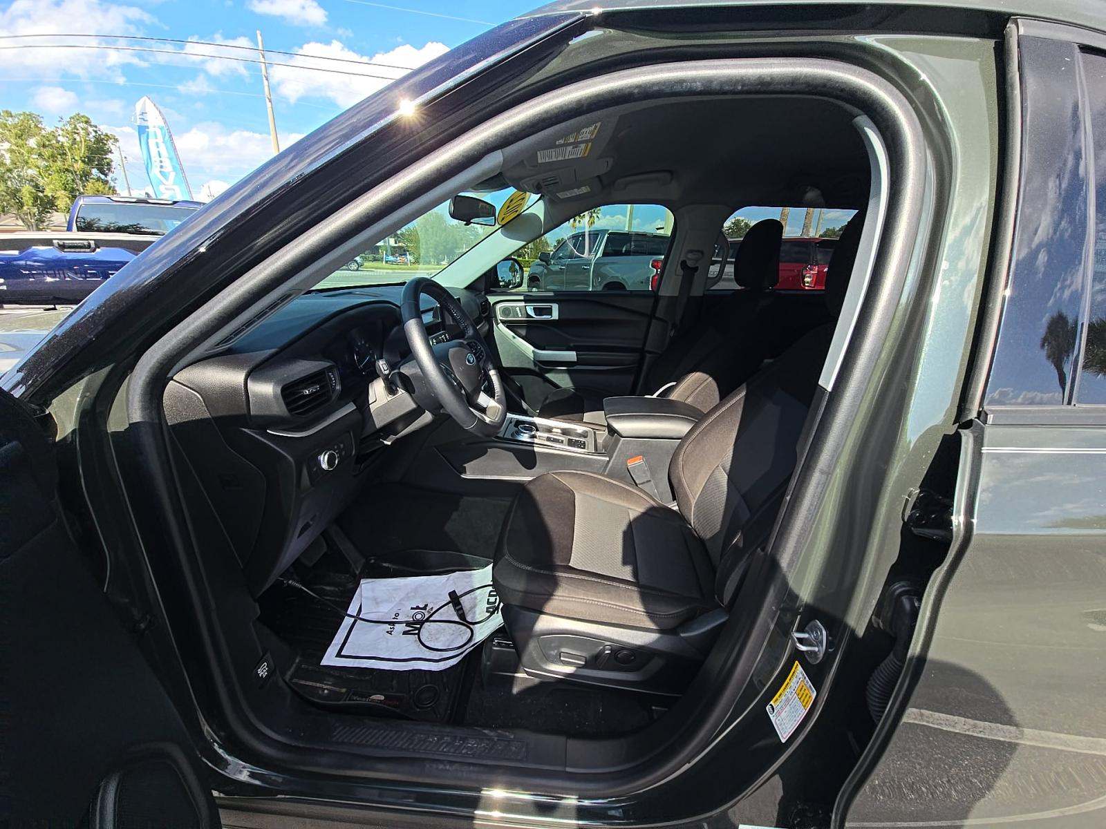 2022 Ford Explorer XLT RWD