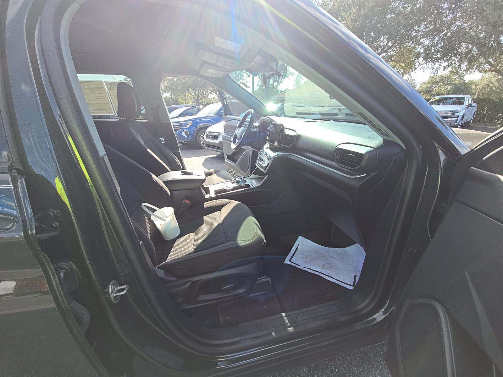 2022 Ford Explorer XLT RWD