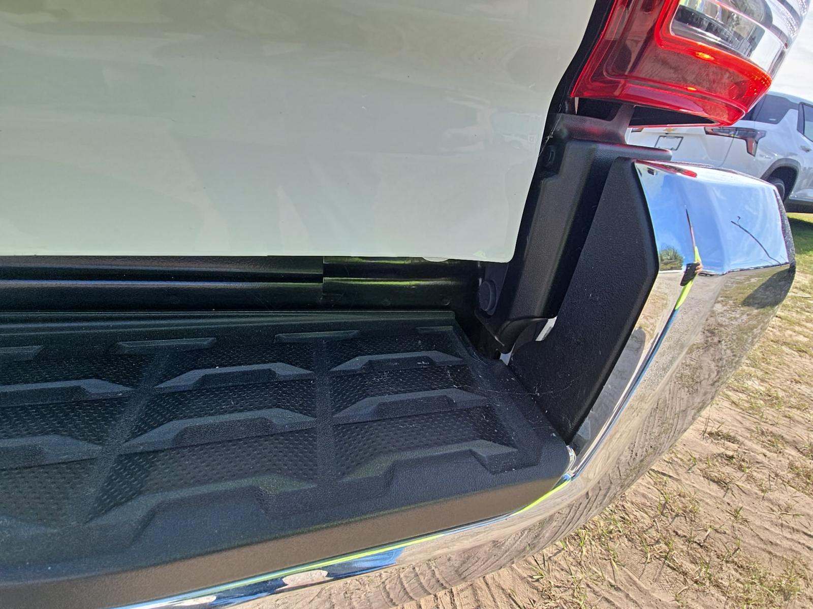 2023 Toyota Tacoma SR5 RWD