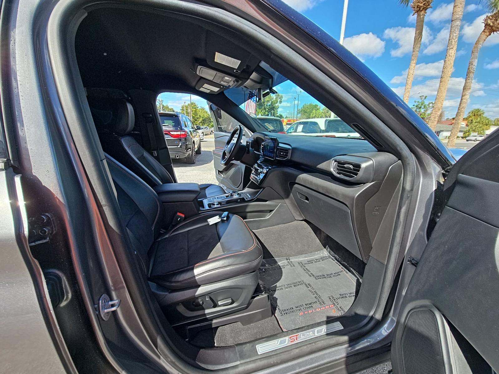 2022 Ford Explorer ST-Line RWD