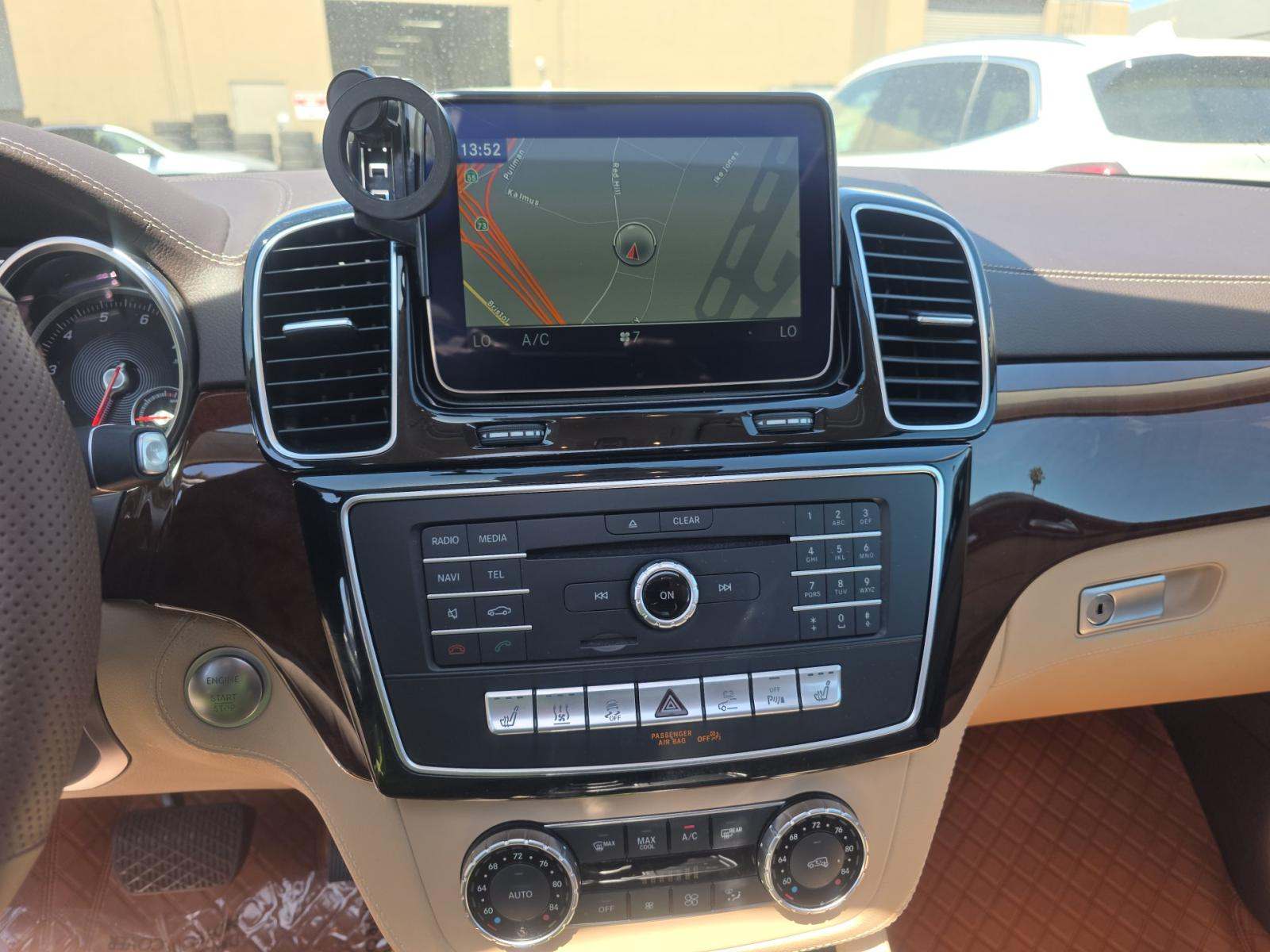 MERCEDES-BENZ GLE - 10