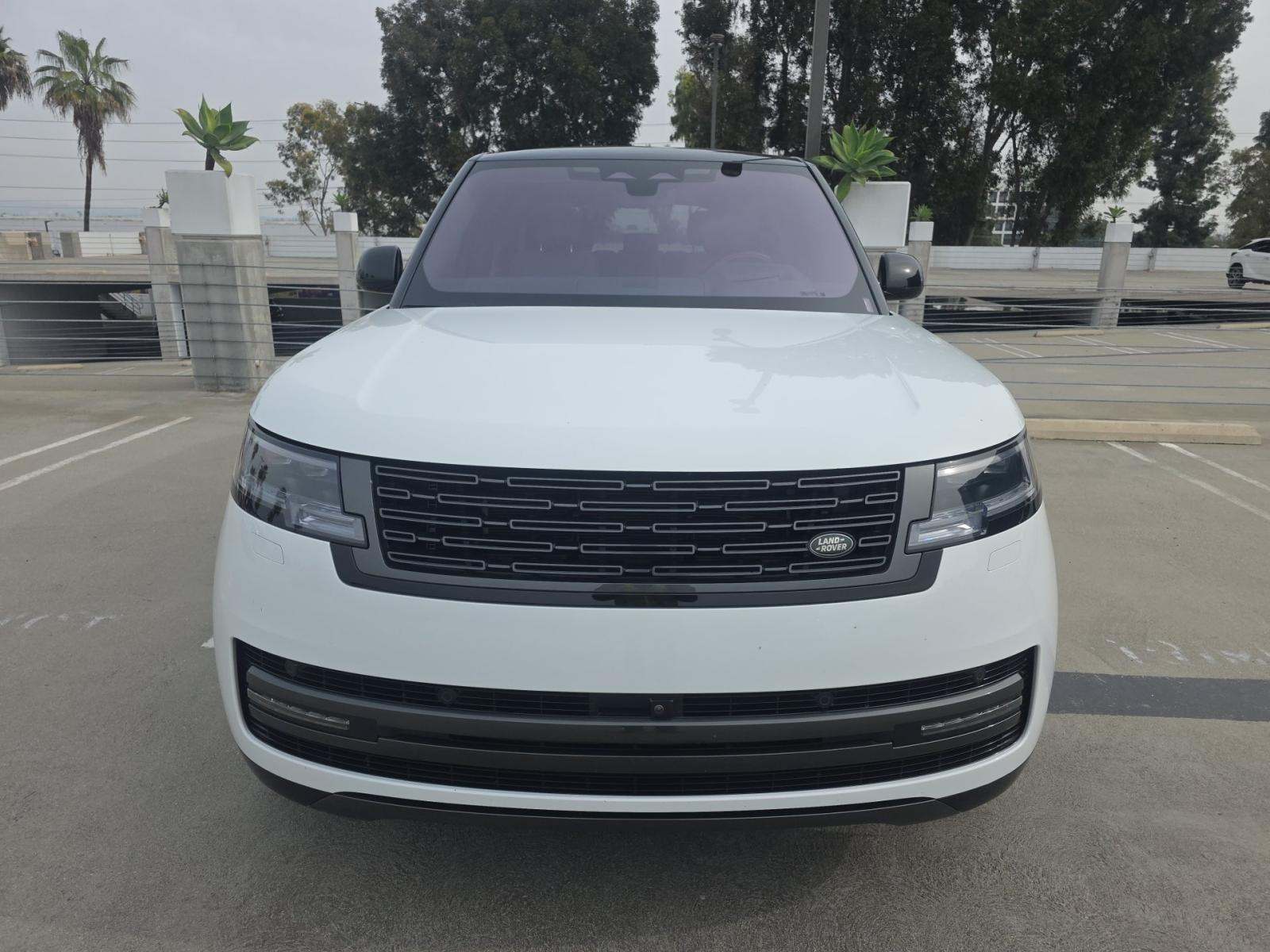 2023 Land Rover Range Rover SE LWB 7-Passenger