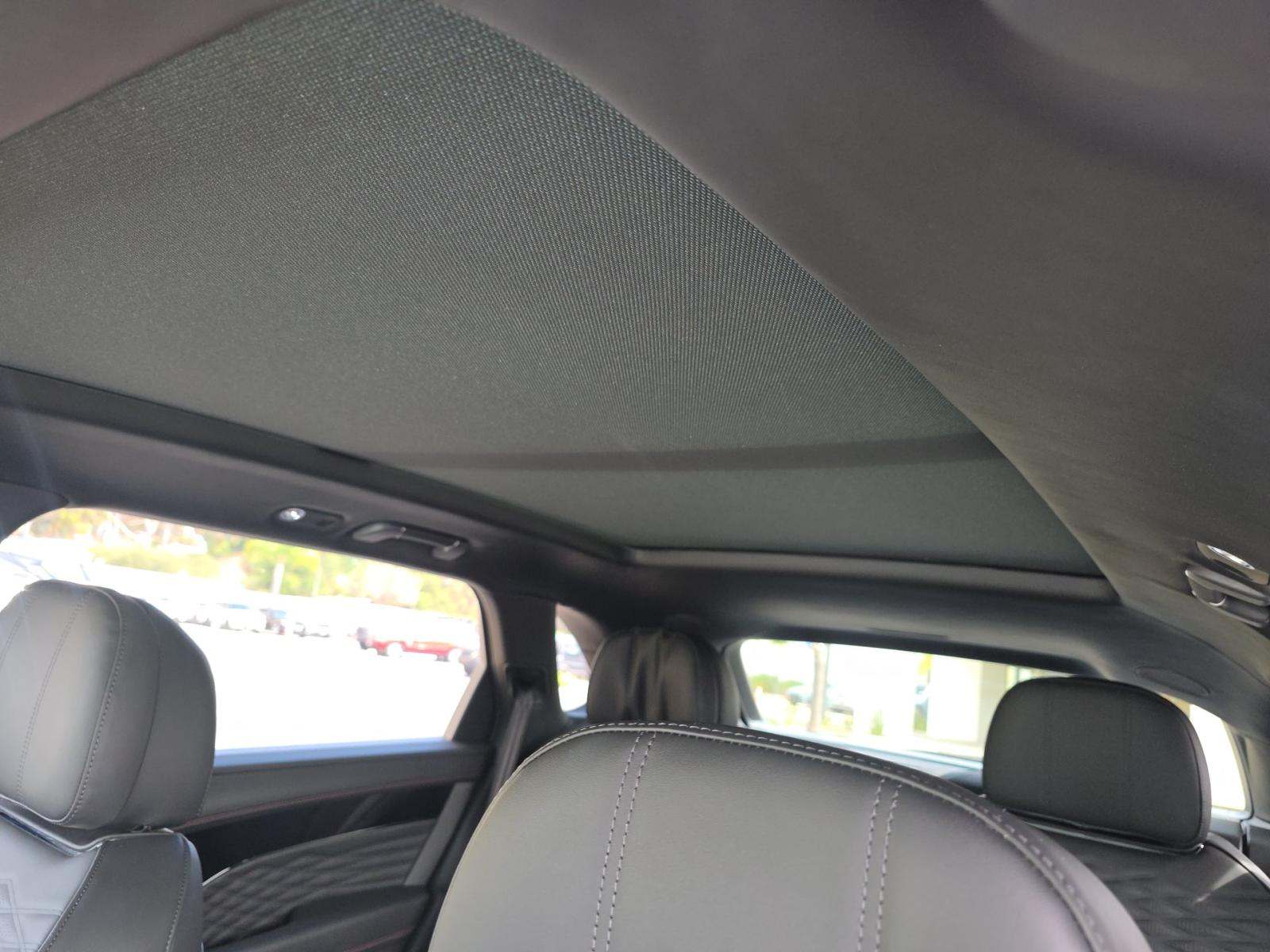 2025 Bentley Bentayga EWB Azure AWD