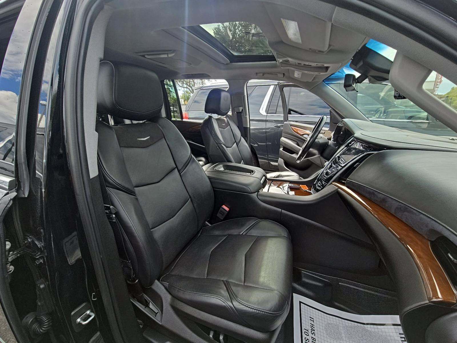 2019 Cadillac Escalade ESV Luxury AWD