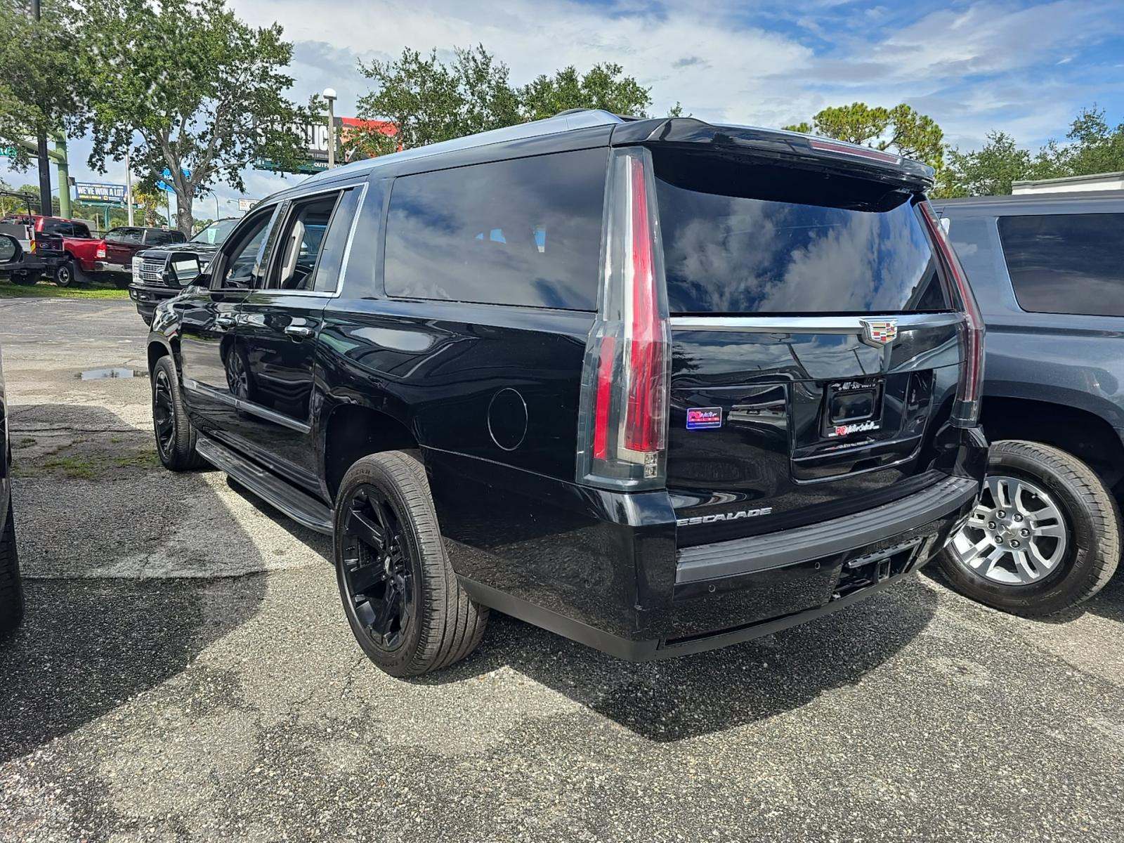 2019 Cadillac Escalade ESV Luxury AWD