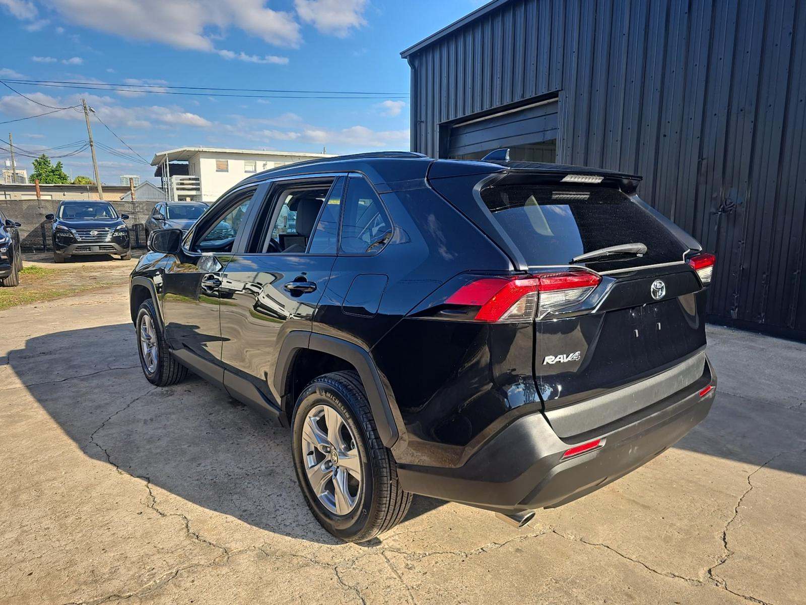 2025 Toyota RAV4 XLE AWD