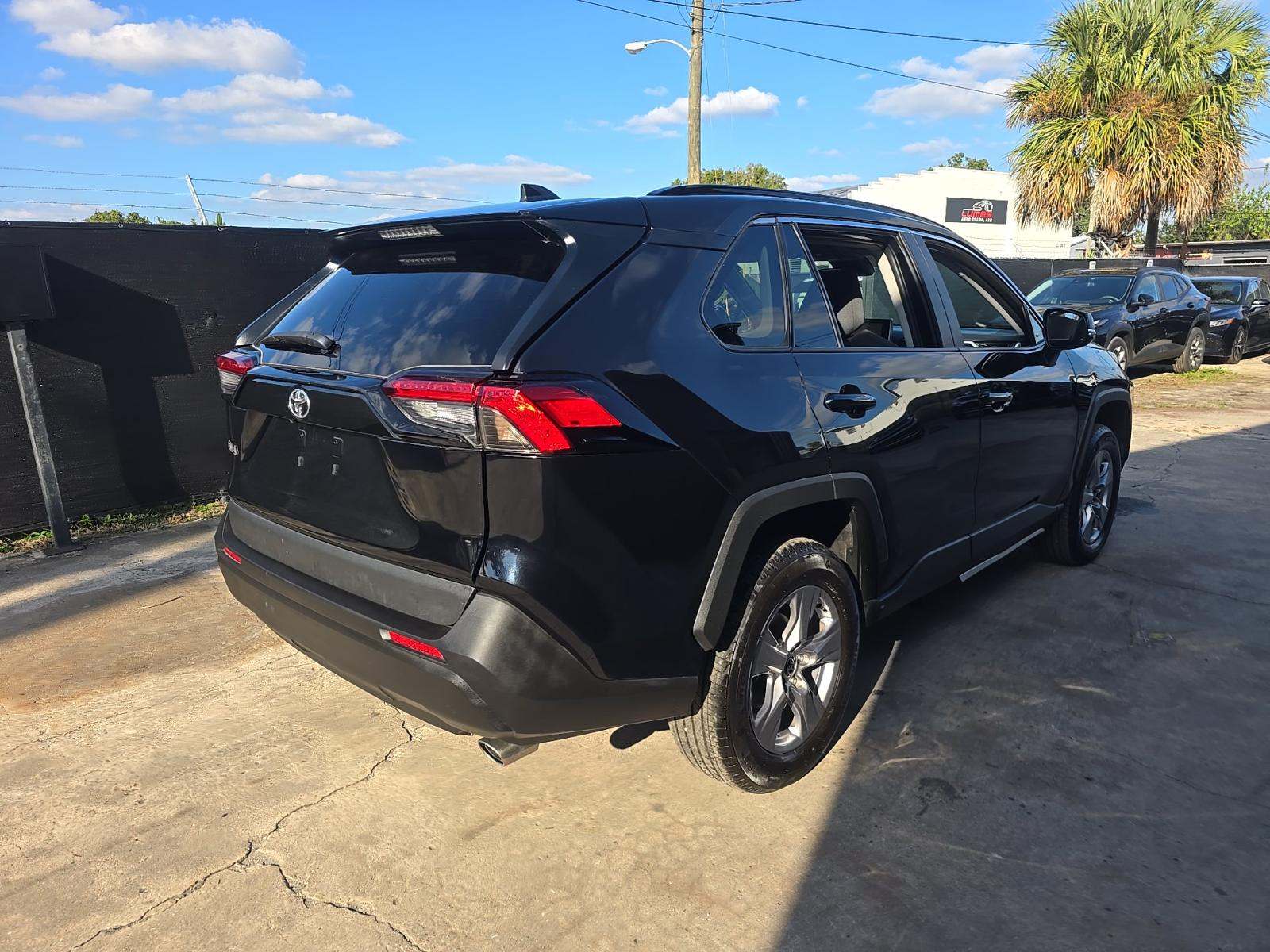 2025 Toyota RAV4 XLE AWD