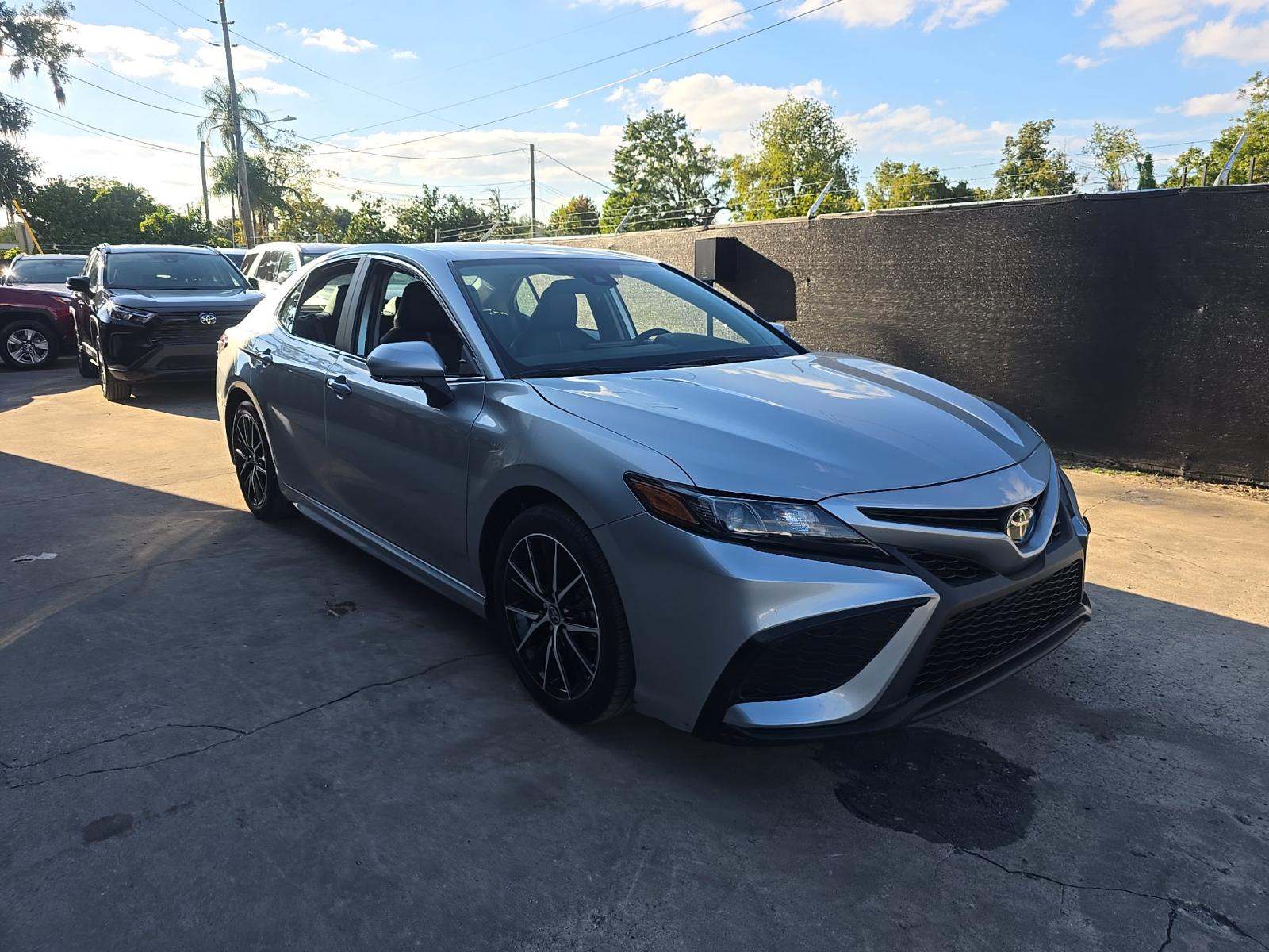 2024 Toyota Camry SE FWD