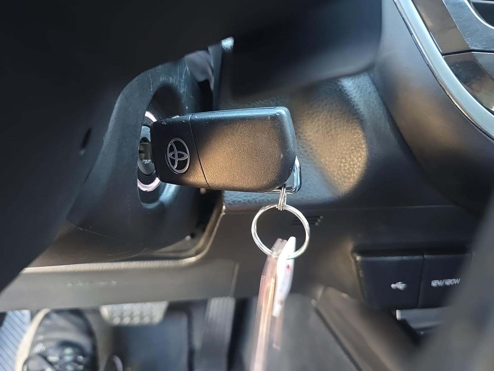 2024 Toyota Camry SE FWD