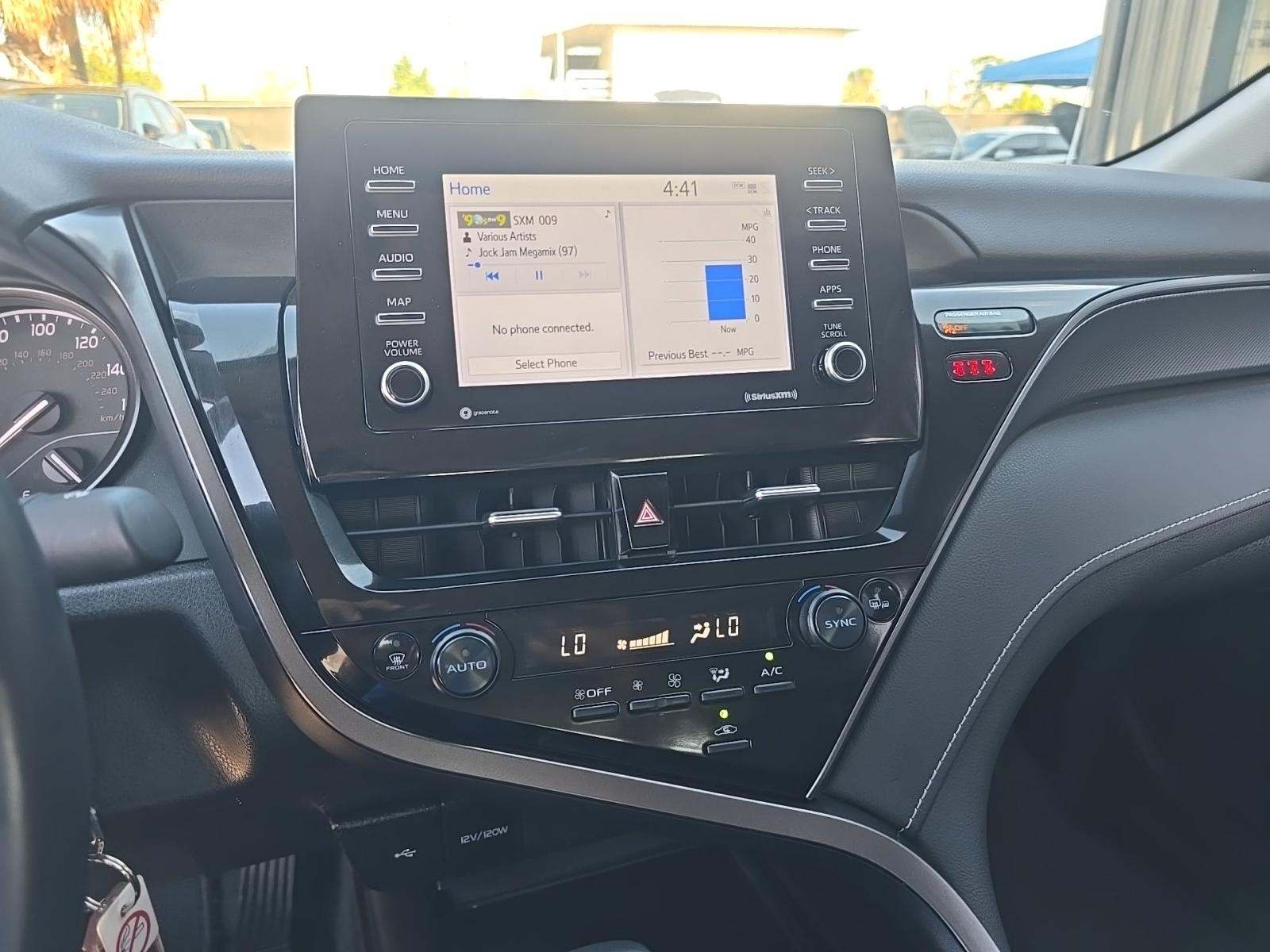 2024 Toyota Camry SE FWD