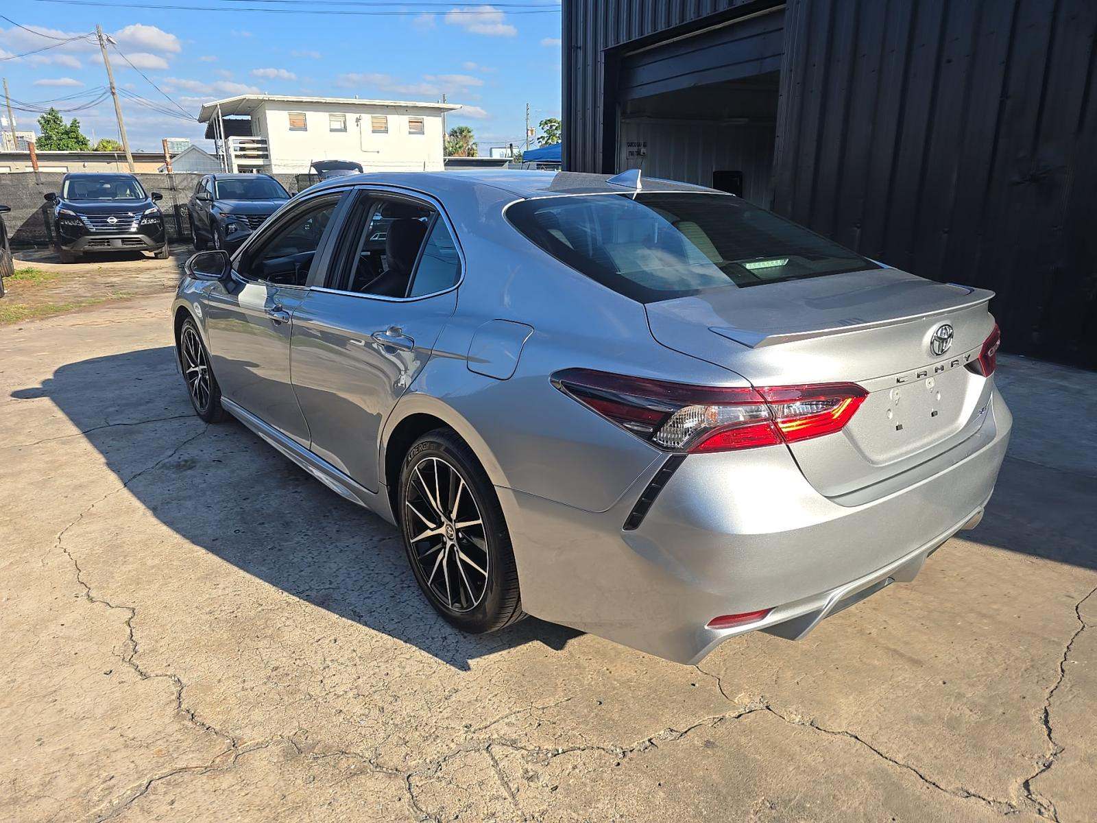 2024 Toyota Camry SE FWD