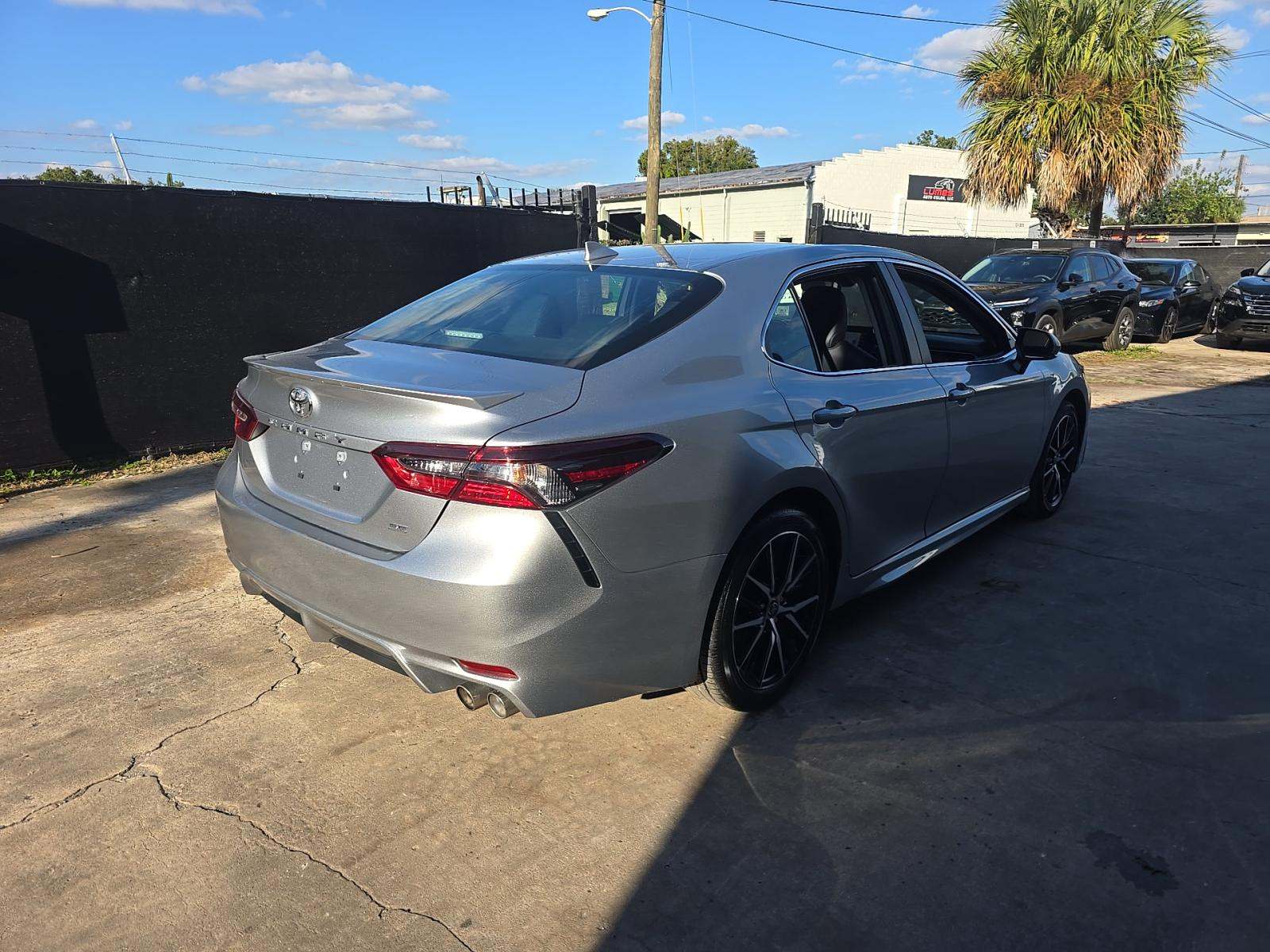 2024 Toyota Camry SE FWD