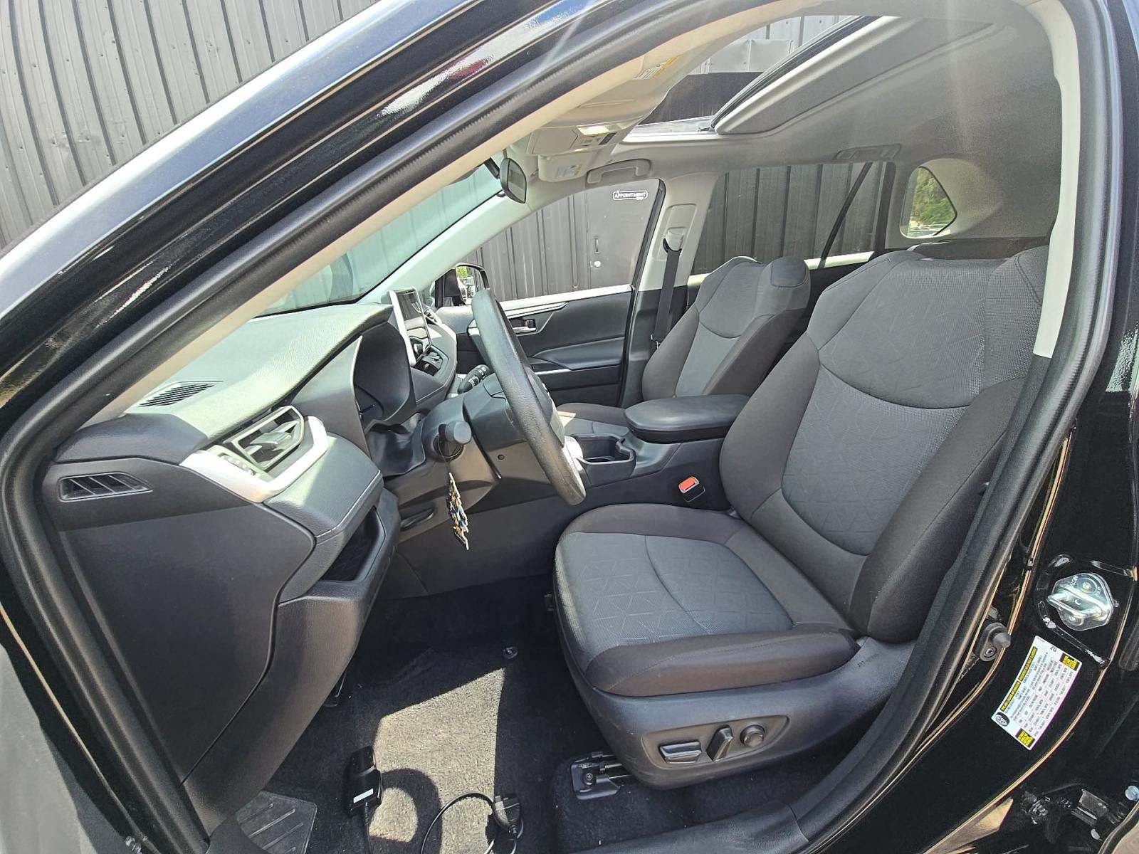 2025 Toyota RAV4 XLE AWD