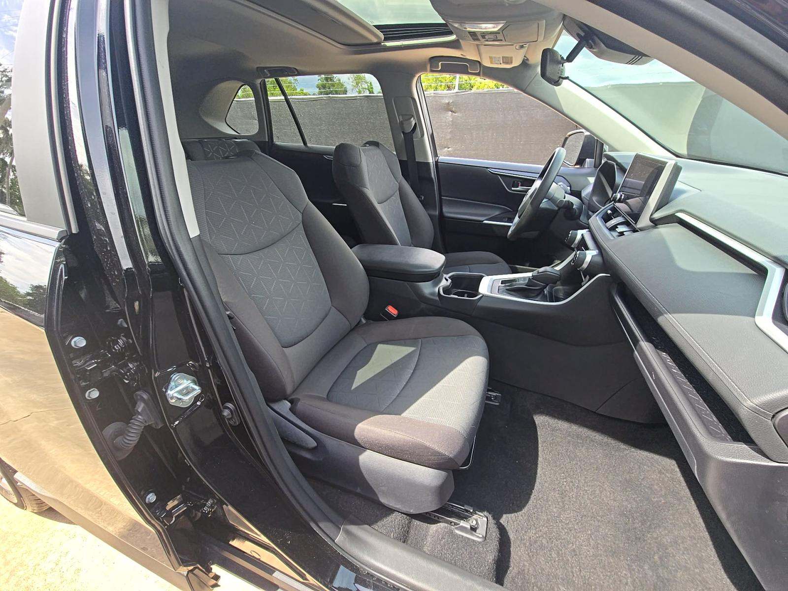 2025 Toyota RAV4 XLE AWD