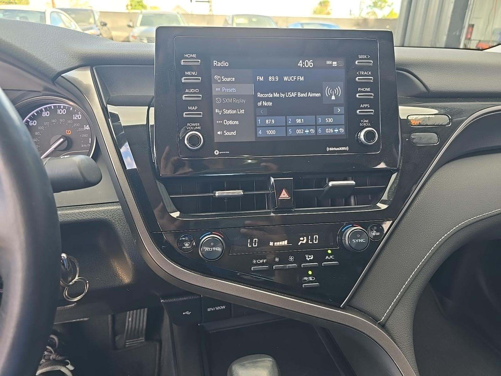 2022 Toyota Camry SE FWD