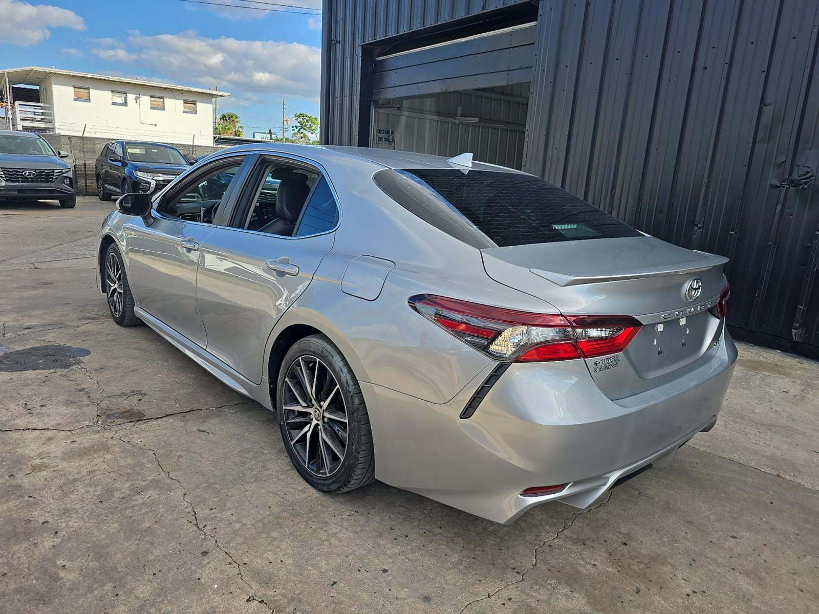 2022 Toyota Camry SE FWD