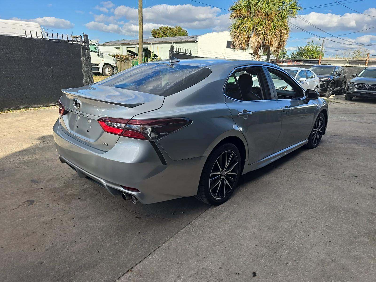 2022 Toyota Camry SE FWD