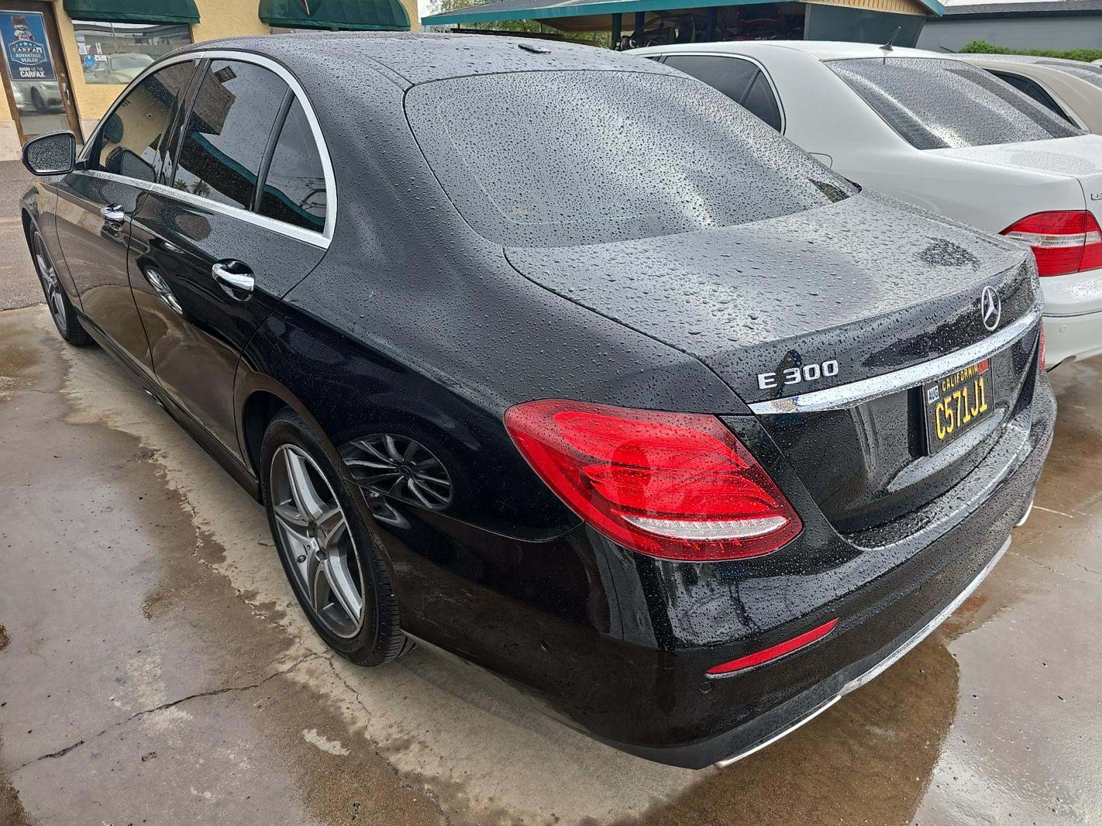 MERCEDES-BENZ E-CLASS - 2